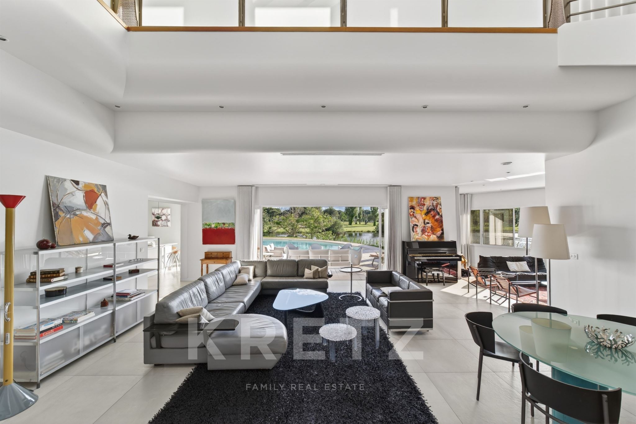 Exceptionnal Californian-style villa on the front line of the Grande Motte Golf course