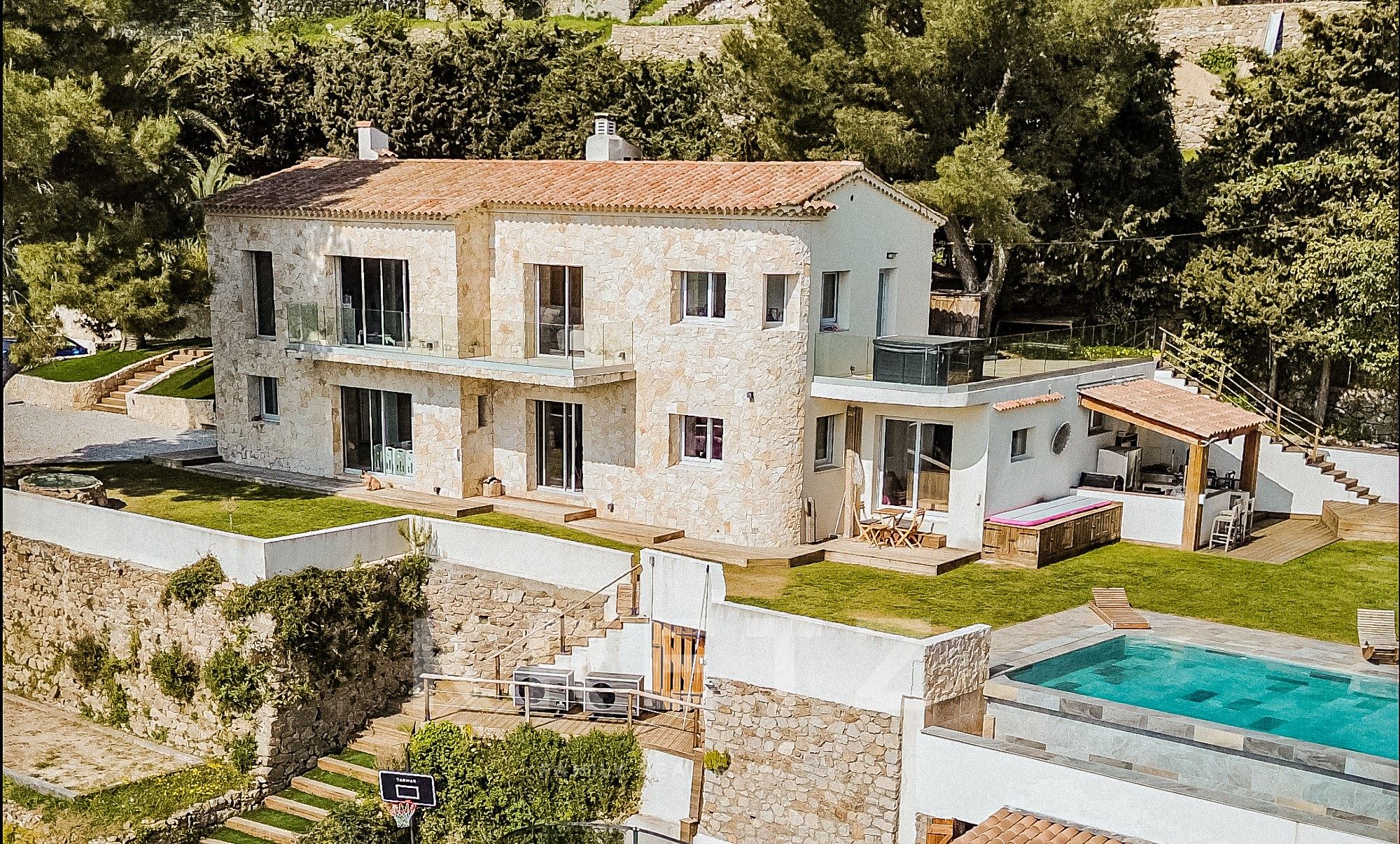 Villa vue mer panoramique sur les hauteurs de Golfe-Juan