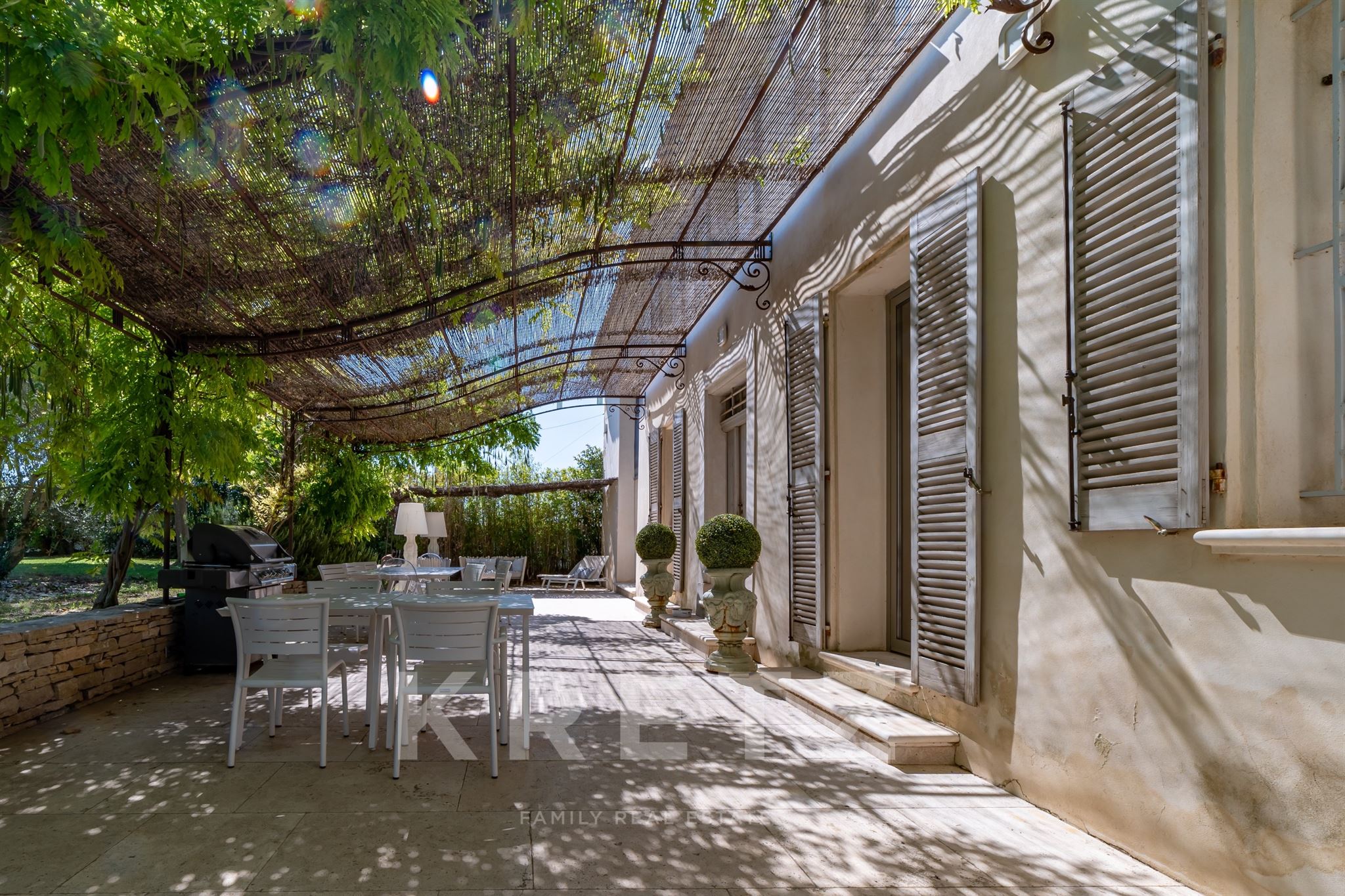 AUTHENTIQUE BASTIDE DU XVIIIe & SA BERGERIE RÉNOVÉE _650 M2 _14 CHAMBRES