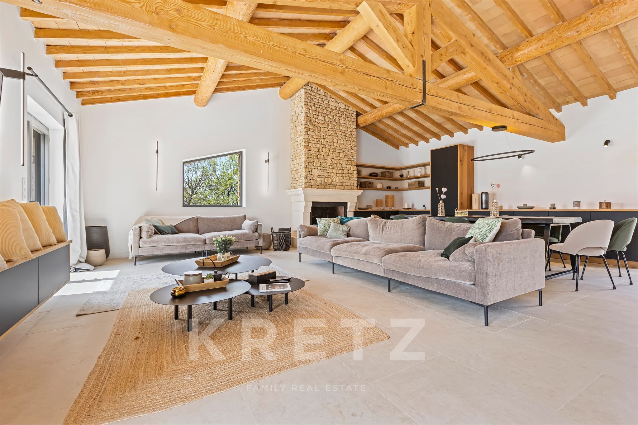 Exclusive 300m² Provençal farmhouse fully renovated by an architect