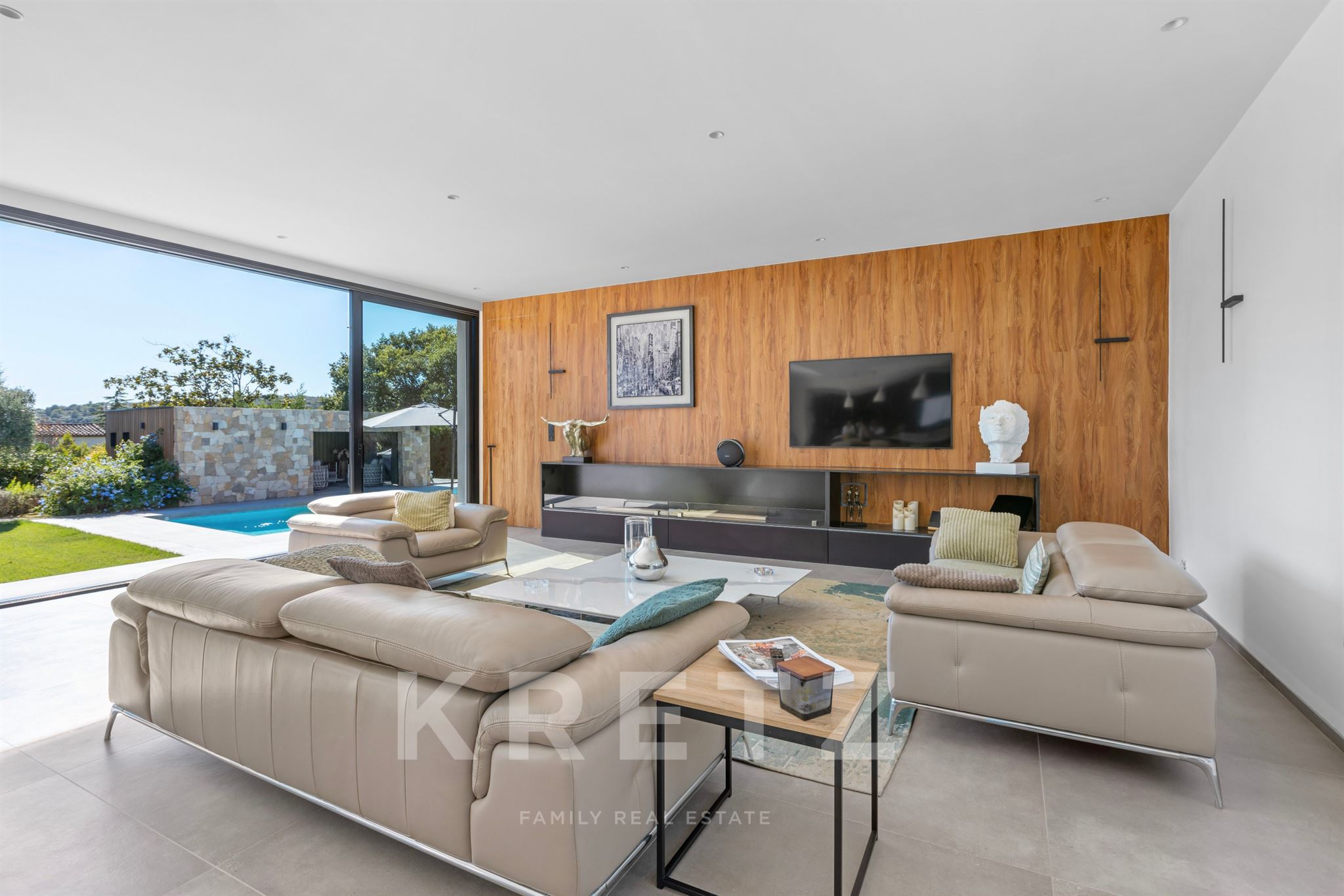 CONTEMPORARY PROPERTY 5 BEDROOMS IN BIOT