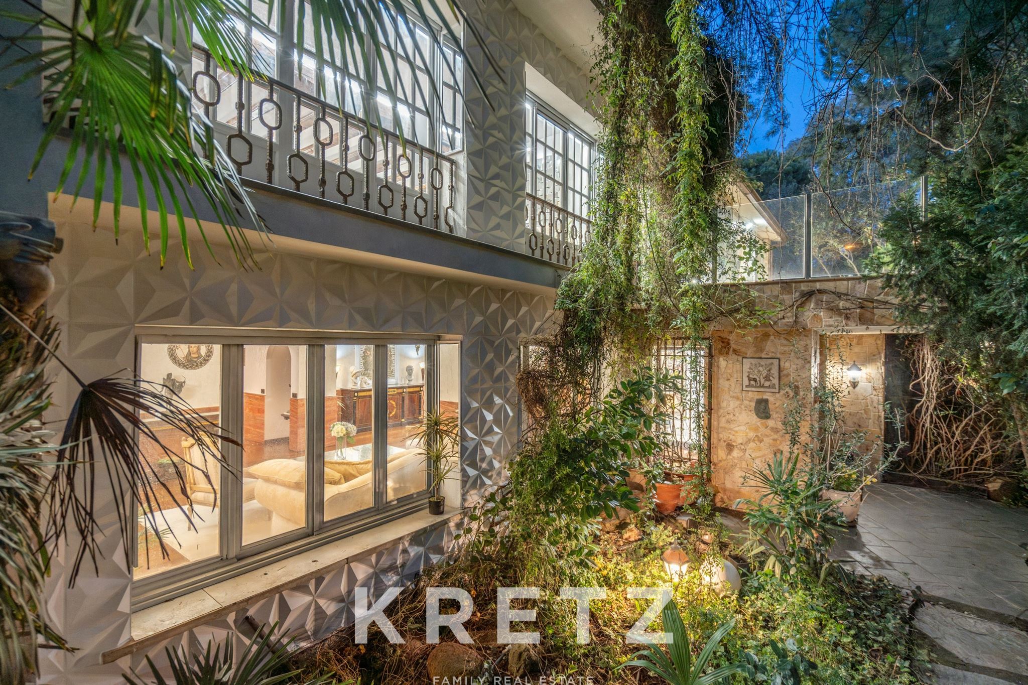 Eco Chalet in Las Rozas with designer garden