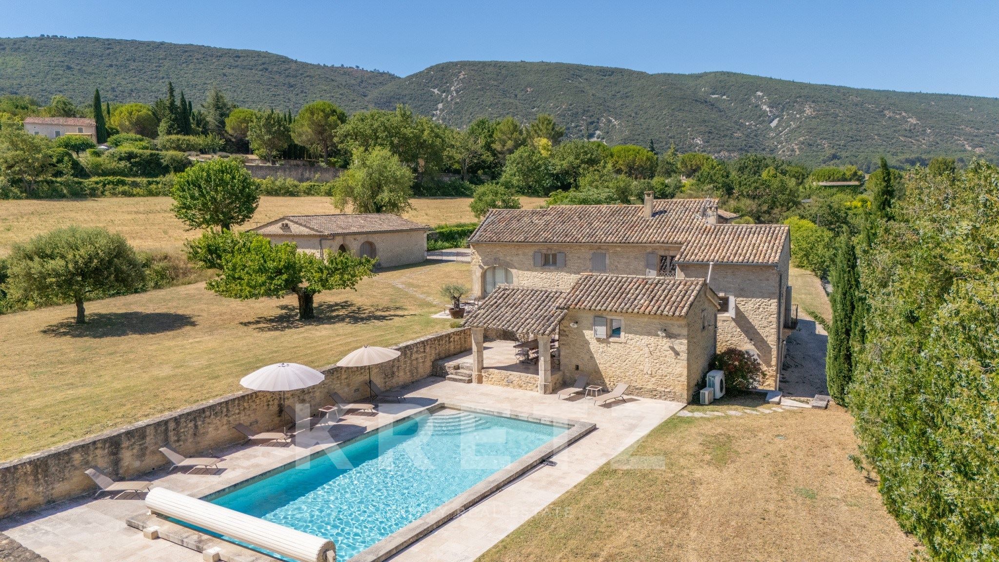 Beautifully Renovated Stone Mas with Panoramic Views of Bonnieux and Lacoste
