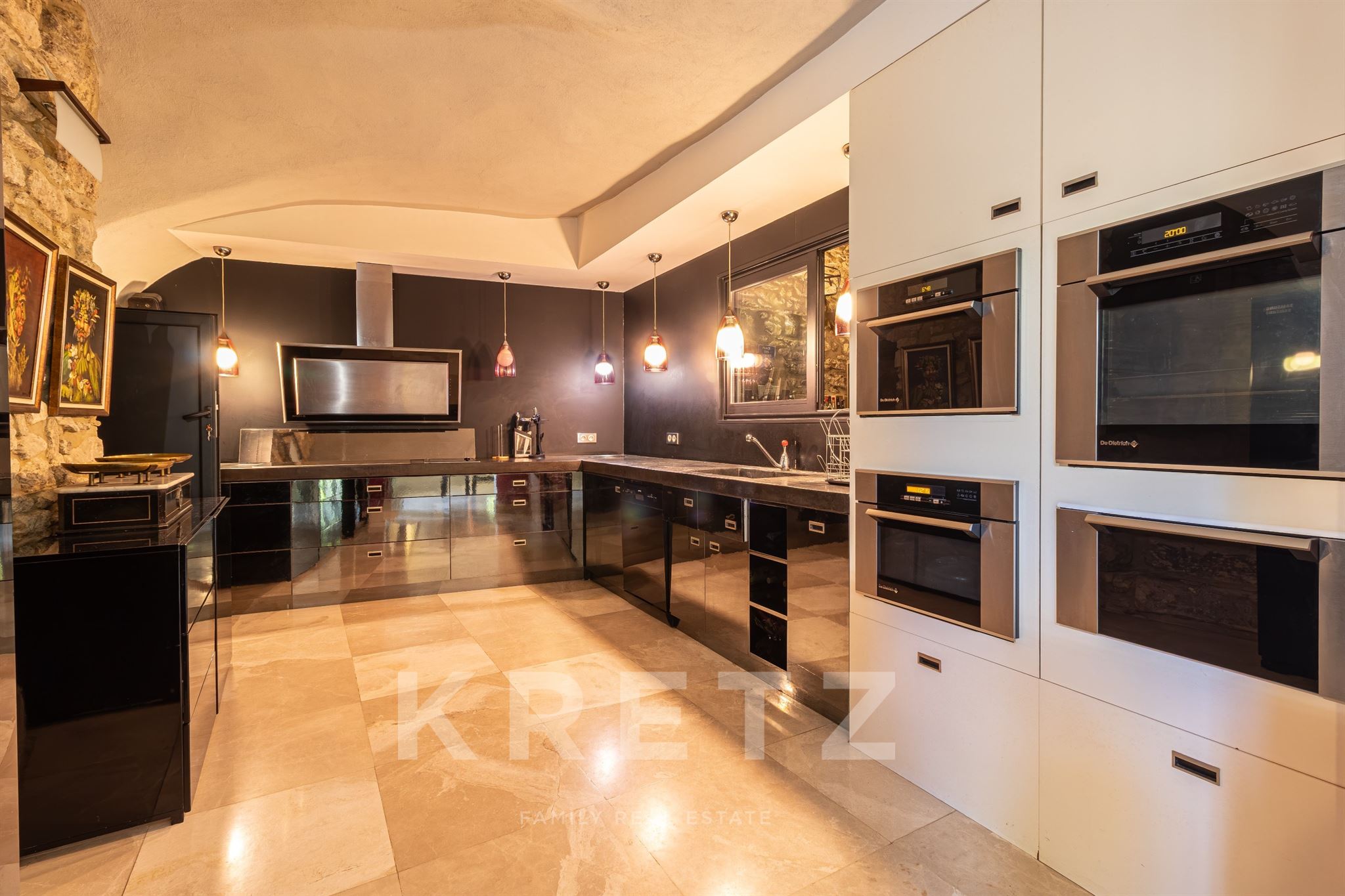 EXCLUSIVITÉ KRETZ - Propriété d'exception à vendre dans la Drôme Provençale