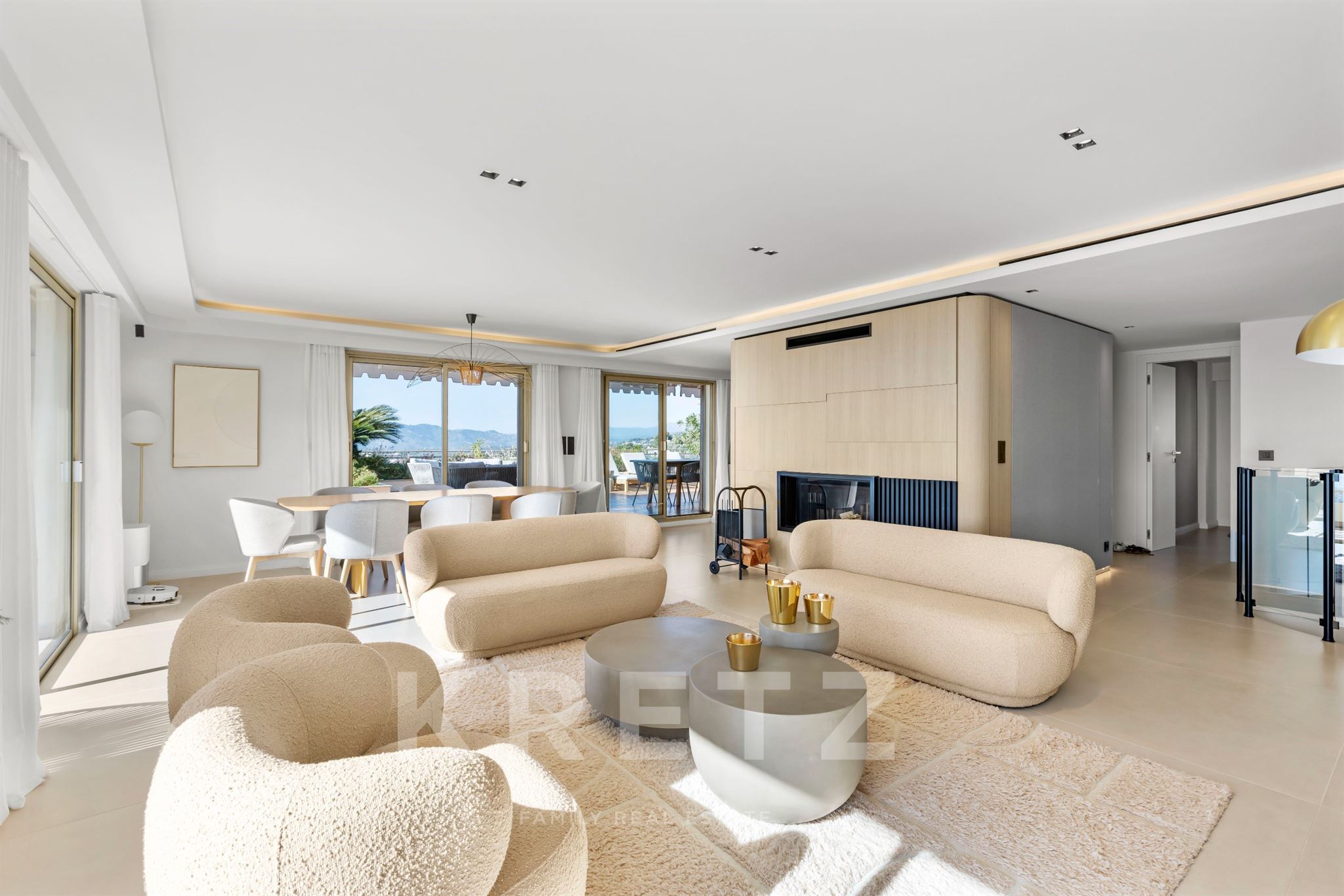 CANNES / LE CANNET - VILLA SUR LE TOIT DUPLEX (5 CHAMBRES)