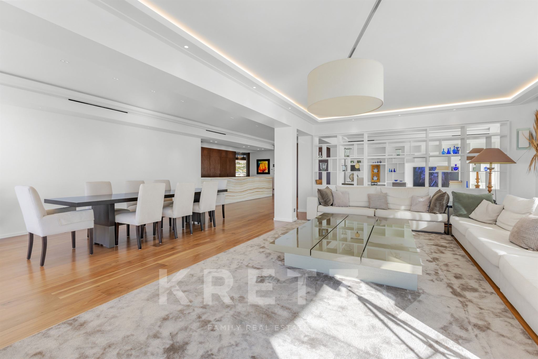 Cannes Croisette – Exceptional Apartment with Panoramic Sea-View Terrace