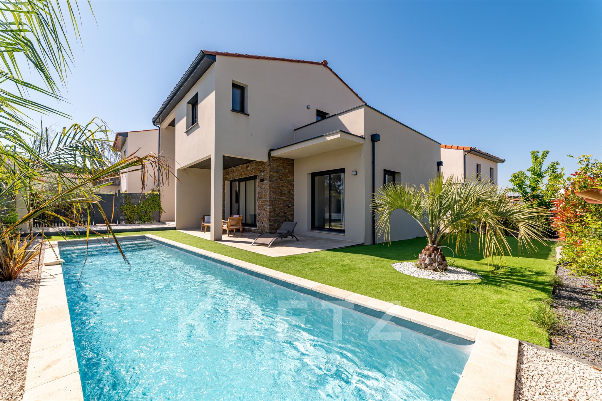 Contemporary villa