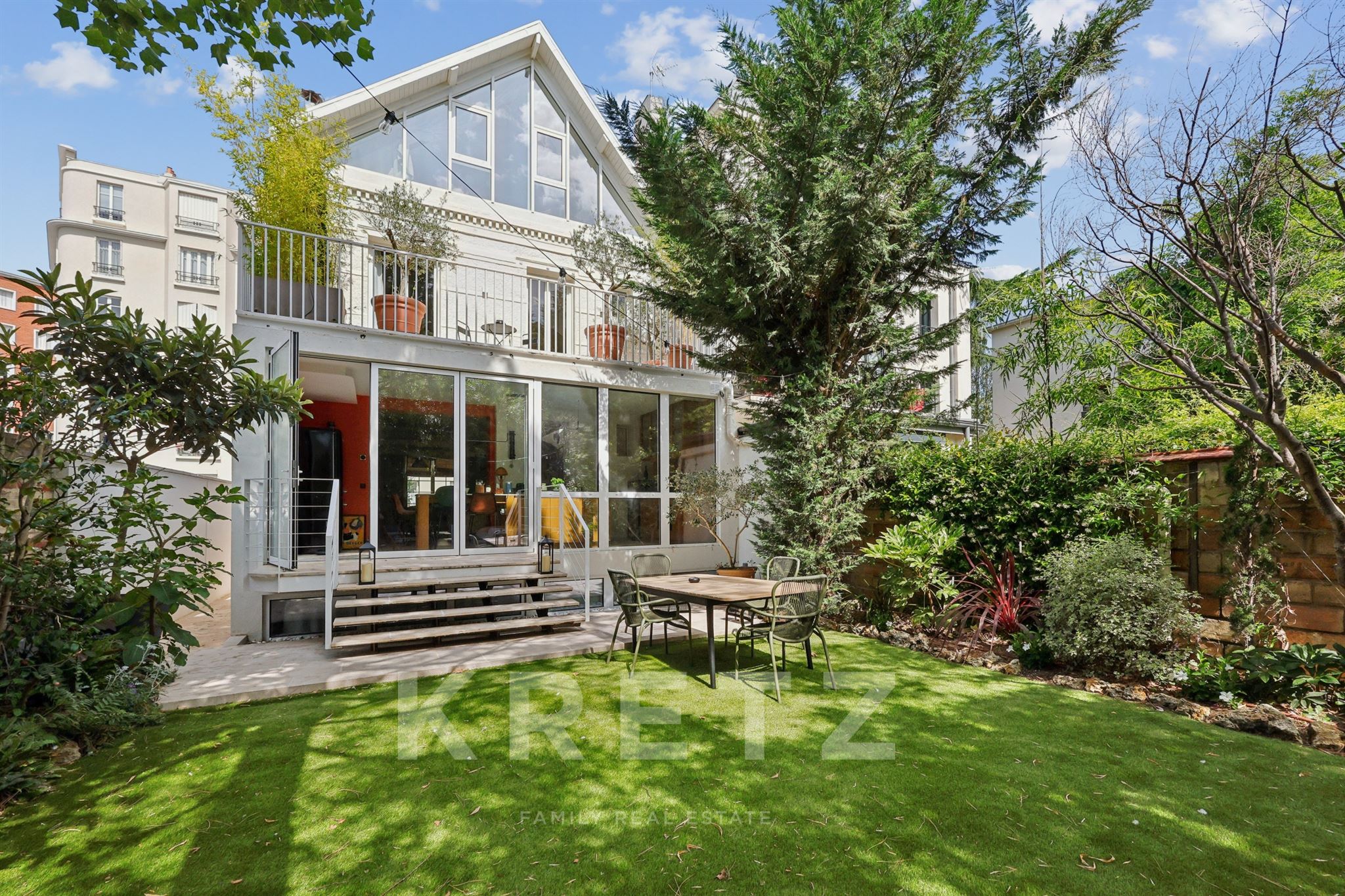 Maison de charme entièrement rénovée avec jardin à Boulogne Nord