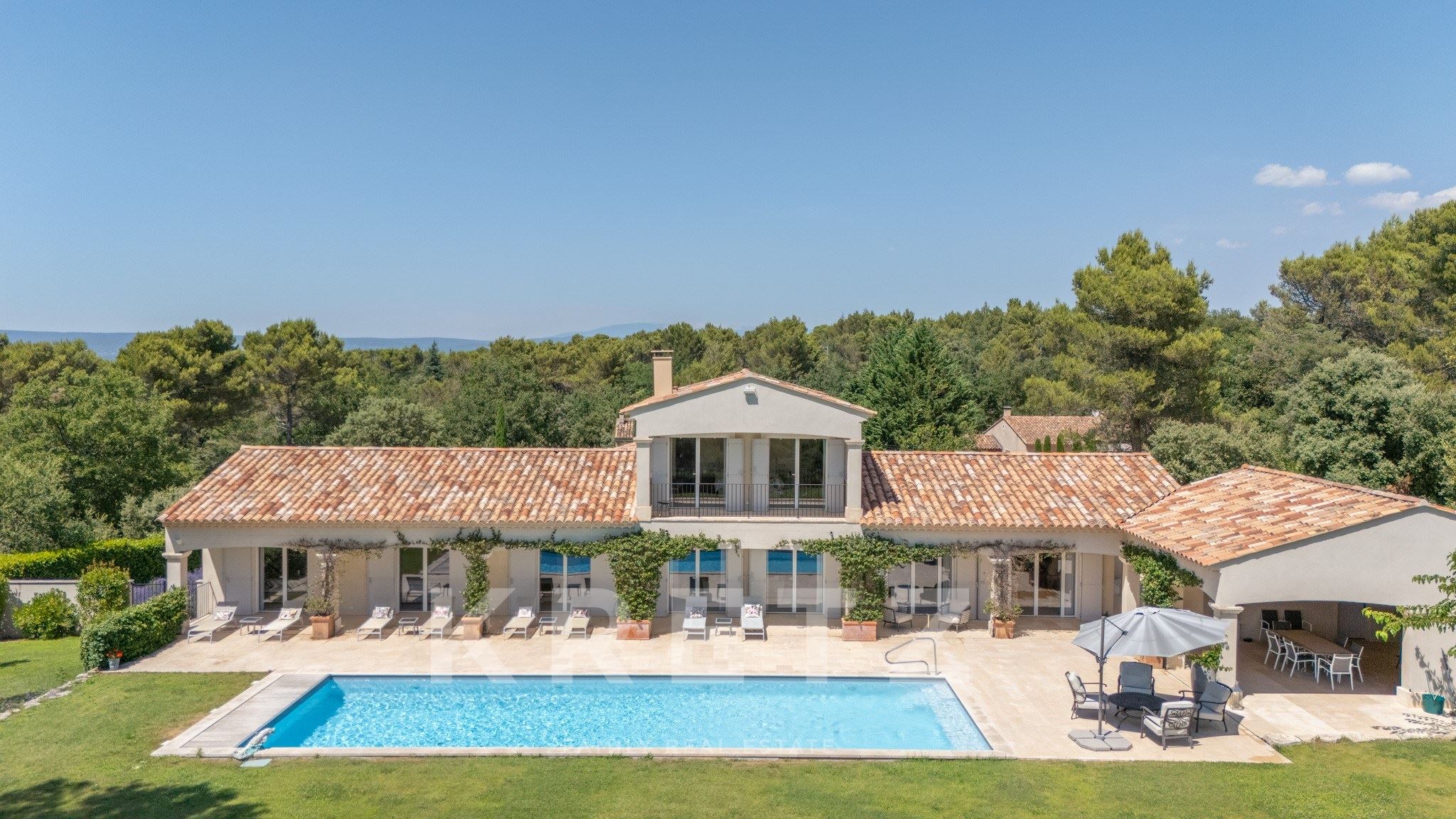 Villa contemporaine avec vue panoramique sur le Luberon