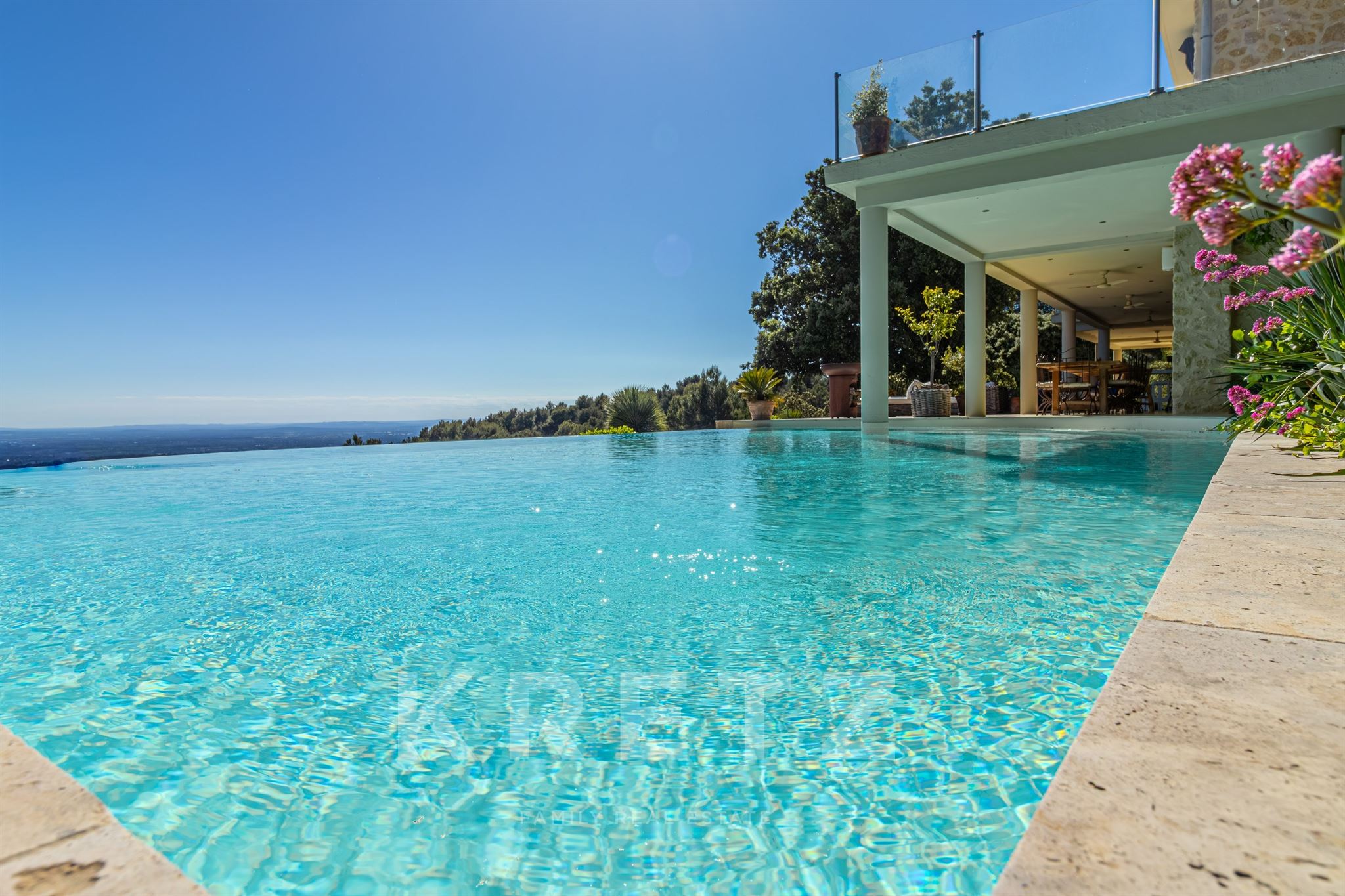 Very exceptional and exclusive residence in Provence - Rare panoramic view