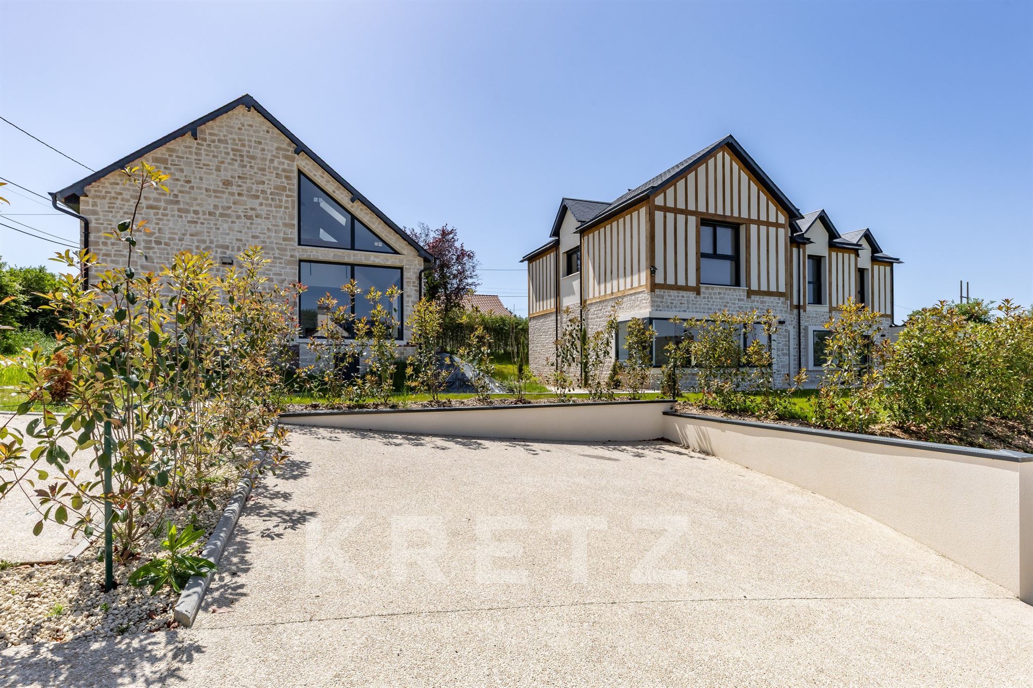 EXCEPTIONAL 2026 PROPERTY WITH SEA VIEWS, LANDSCAPED 1,246 SQ M GARDEN AND ANNEX HOUSE WITH SWIMMING POOL