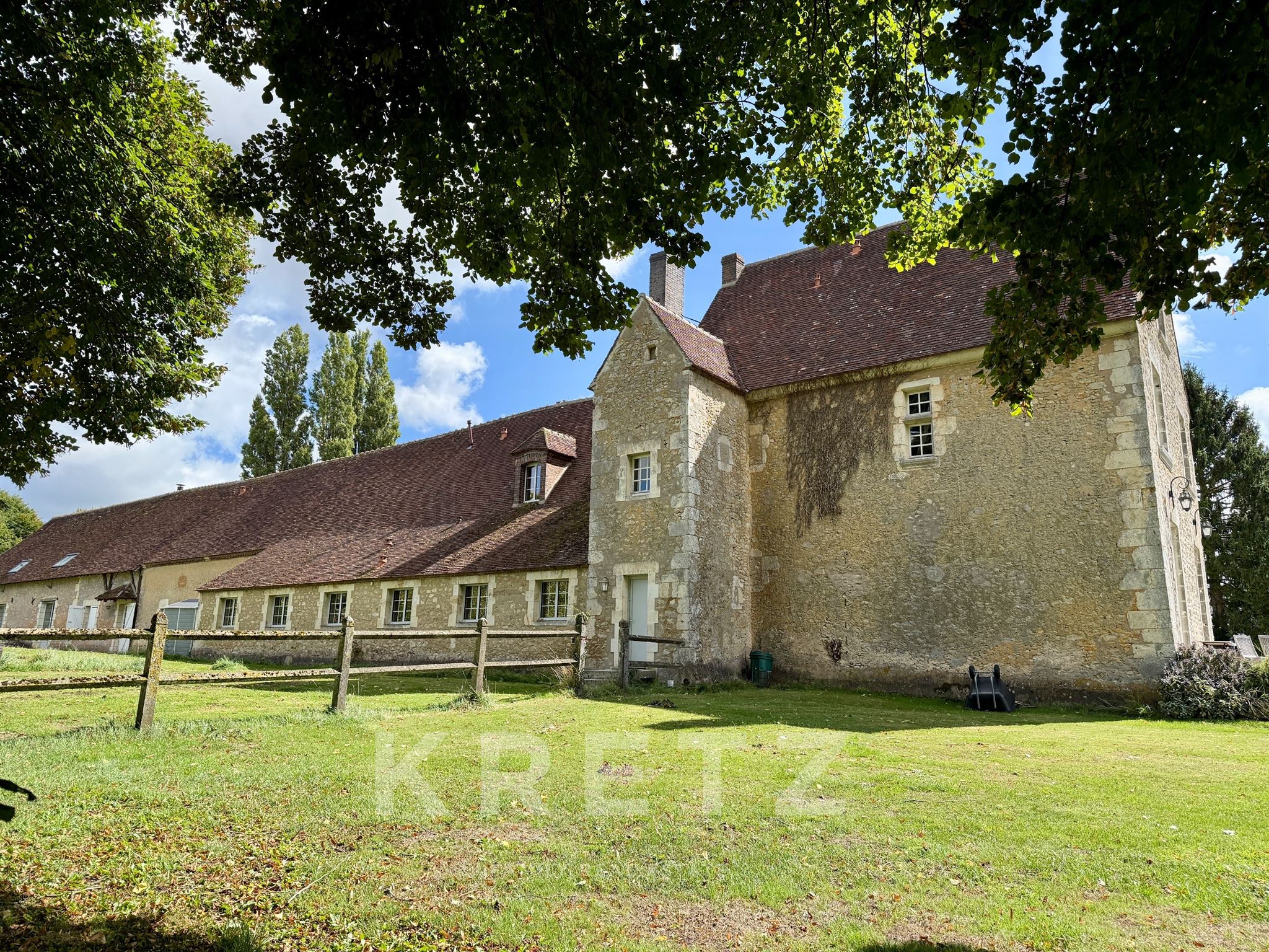 Restored 16th-Century Manor, 12 Bedrooms, Outbuildings, Swimming Pool, Tennis Court, 2 Hectares