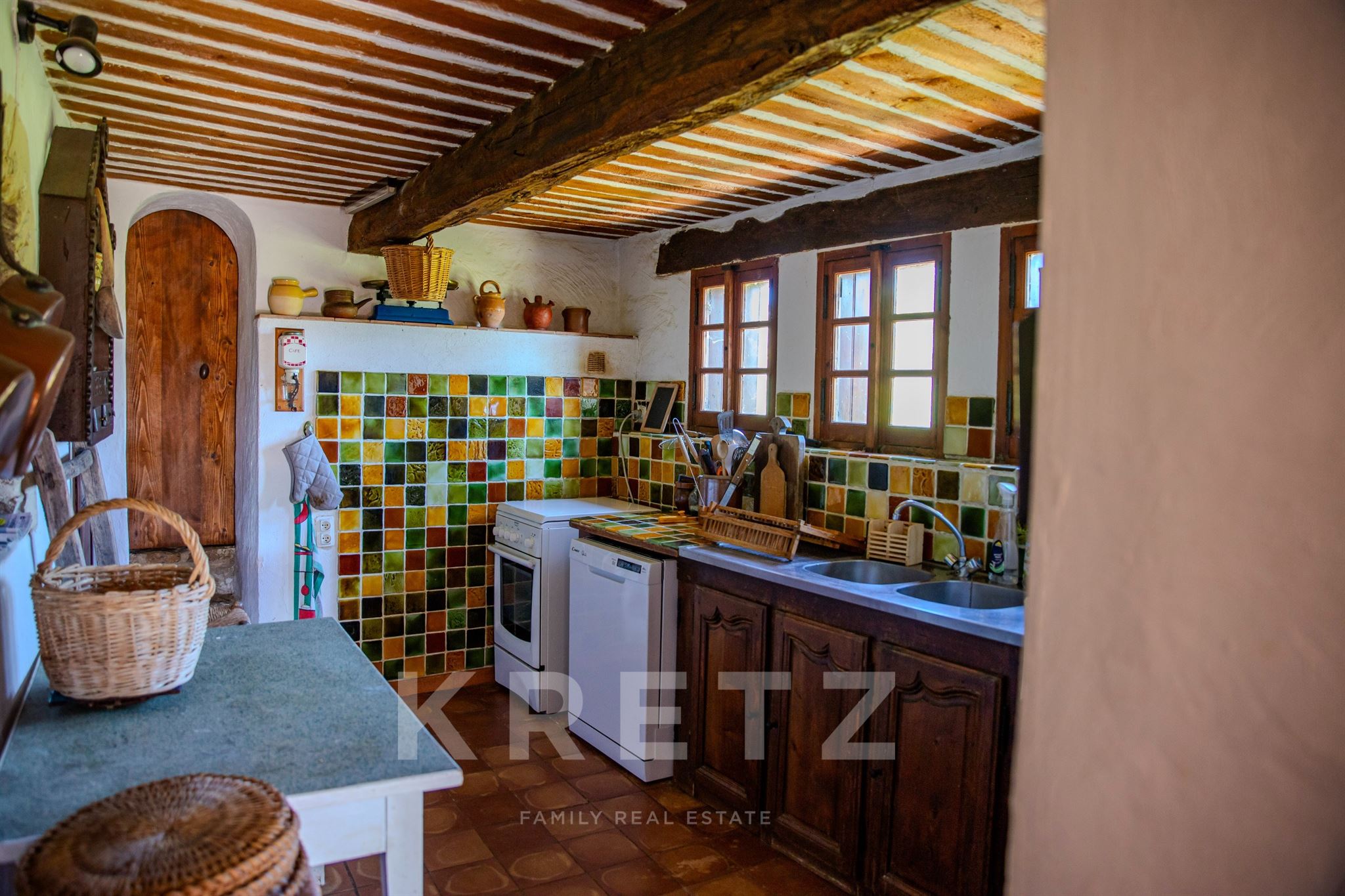 Exceptionnelle ferme Provençale de caractère - A restaurer