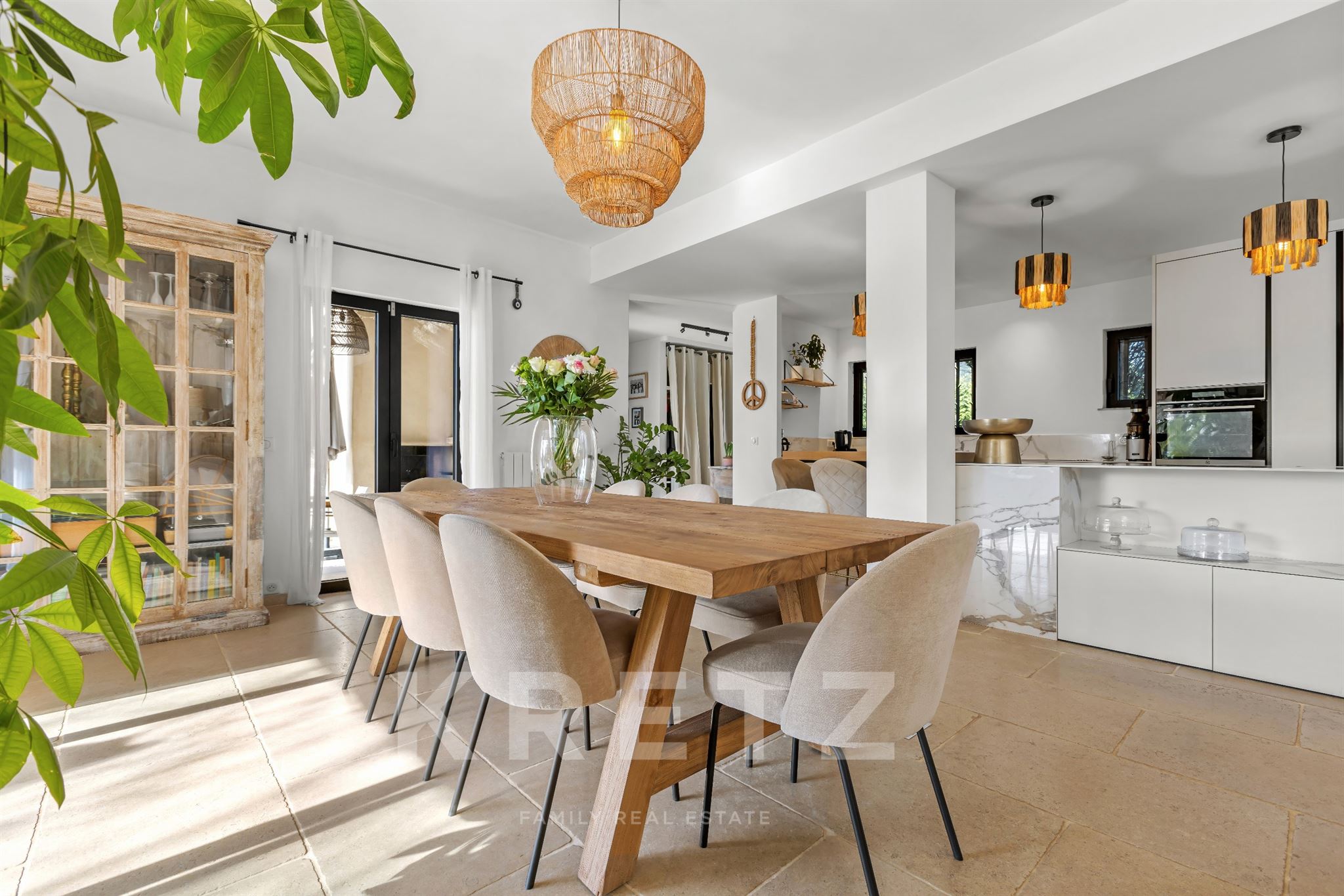 Sainte-Maxime – Magnificent Provençal villa close to the beaches.