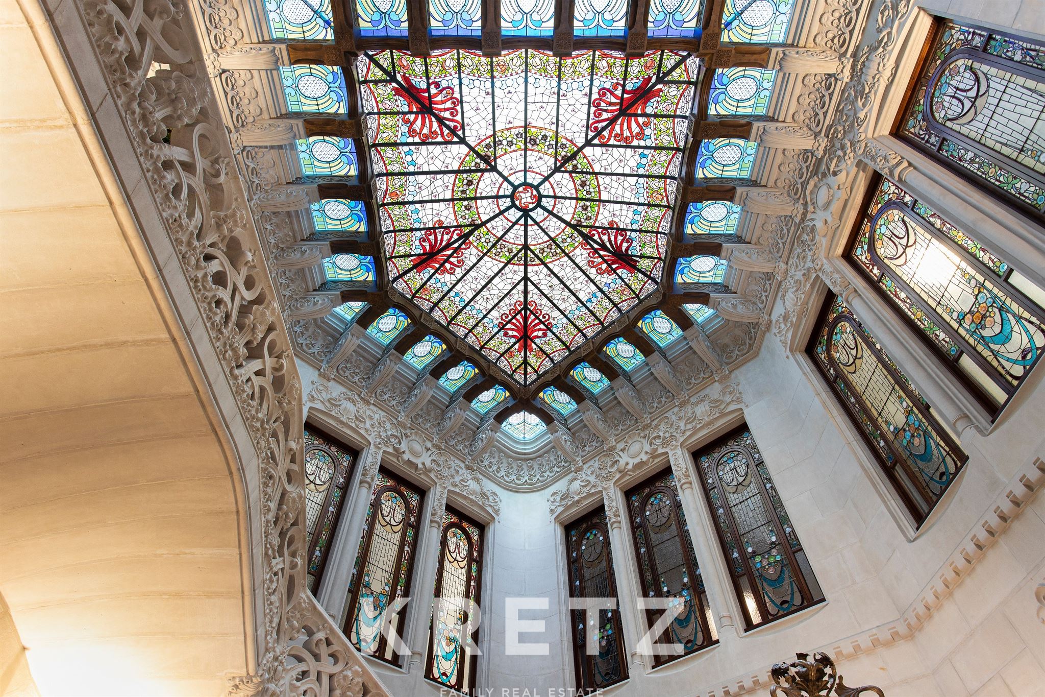Exclusive apartment in the historic Casa Burés - Barcelona