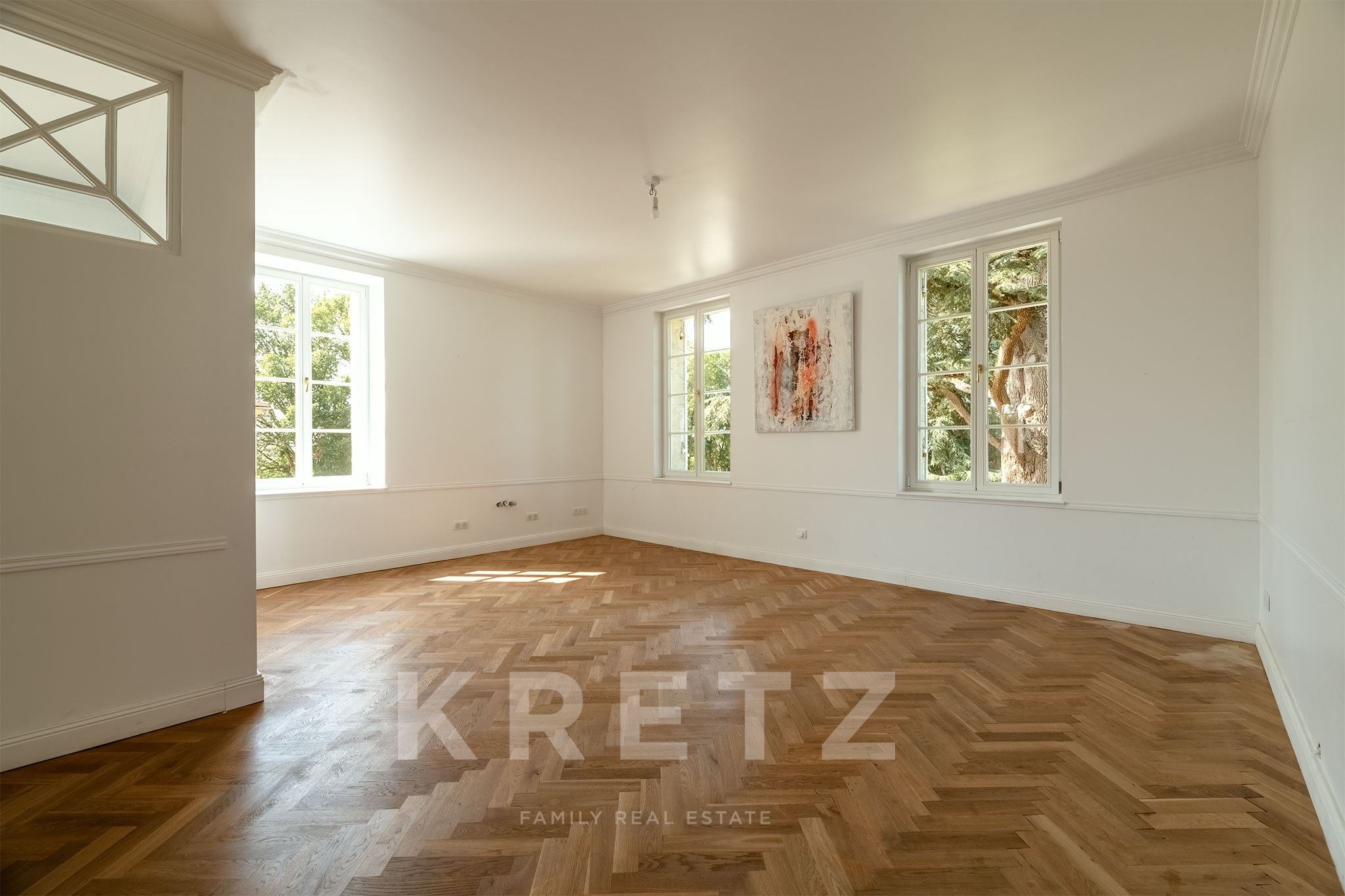 117 sqm in the heart of a château, surrounded by 20 hectares of parkland