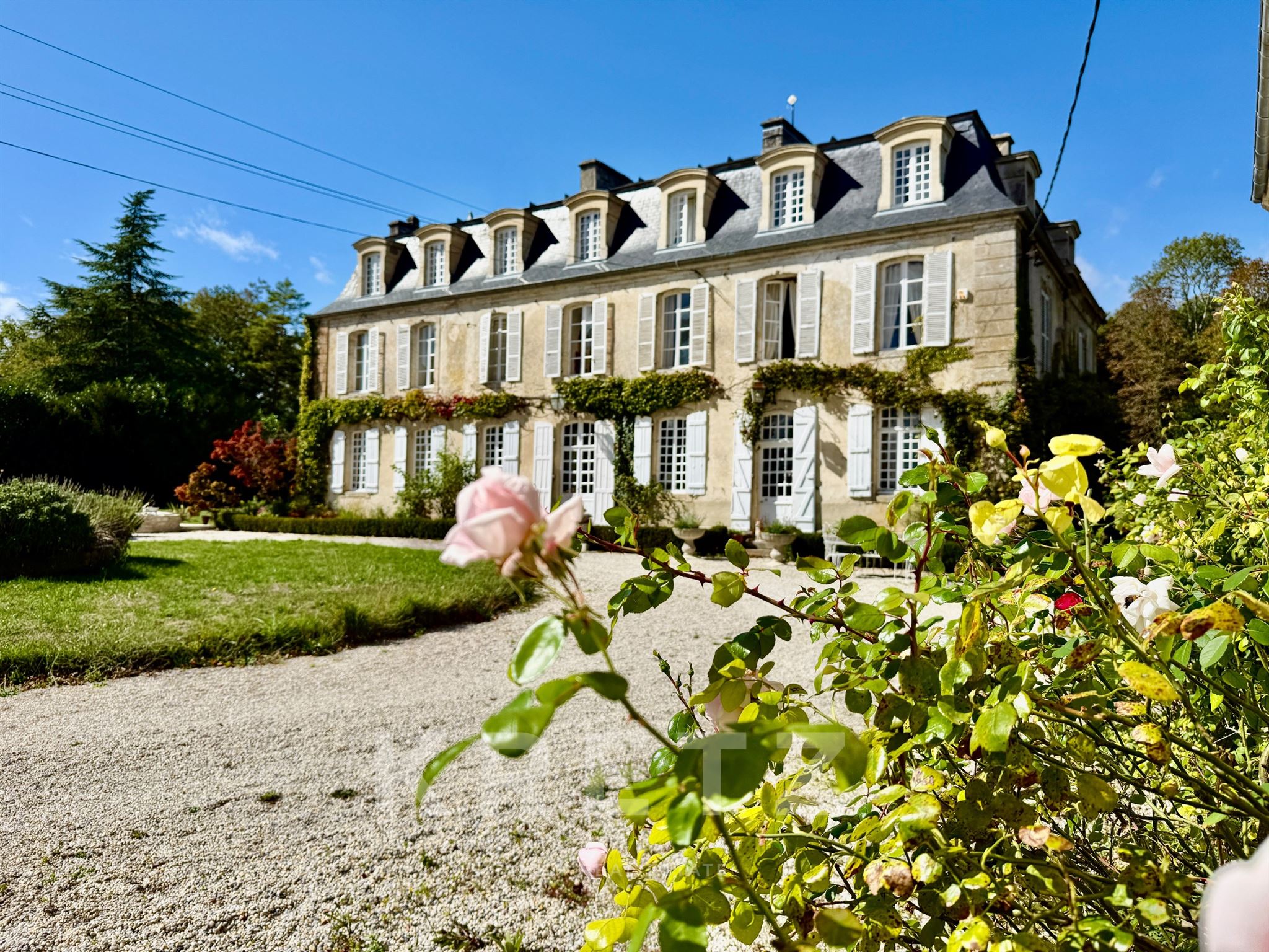 Elegant 18th-Century Château with Restored Outbuildings and 10 ha Estate — Orne, Normandy