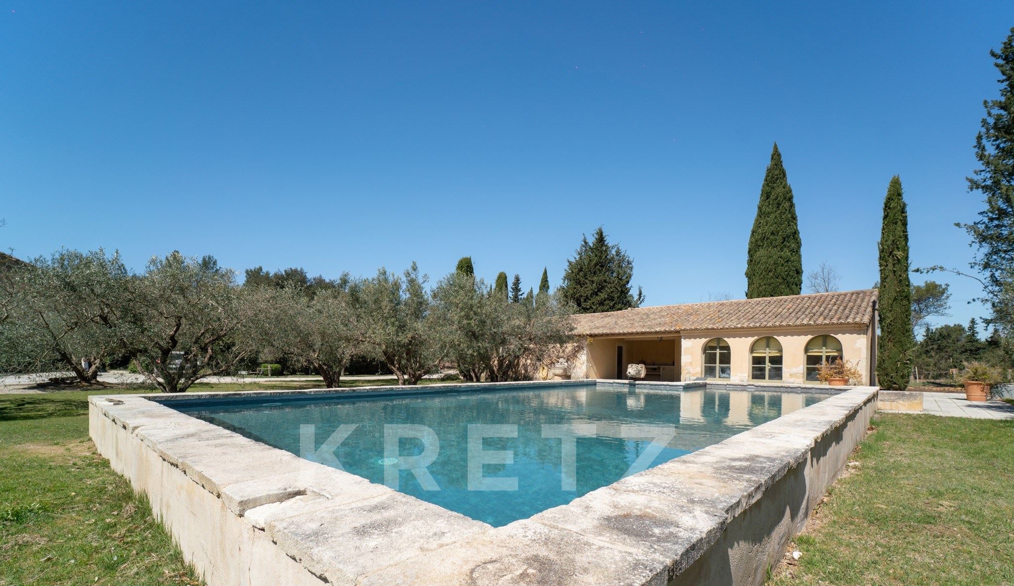 28-hectare estate between Saint-Rémy-de-Provence and Avignon – Exceptional property project in the h