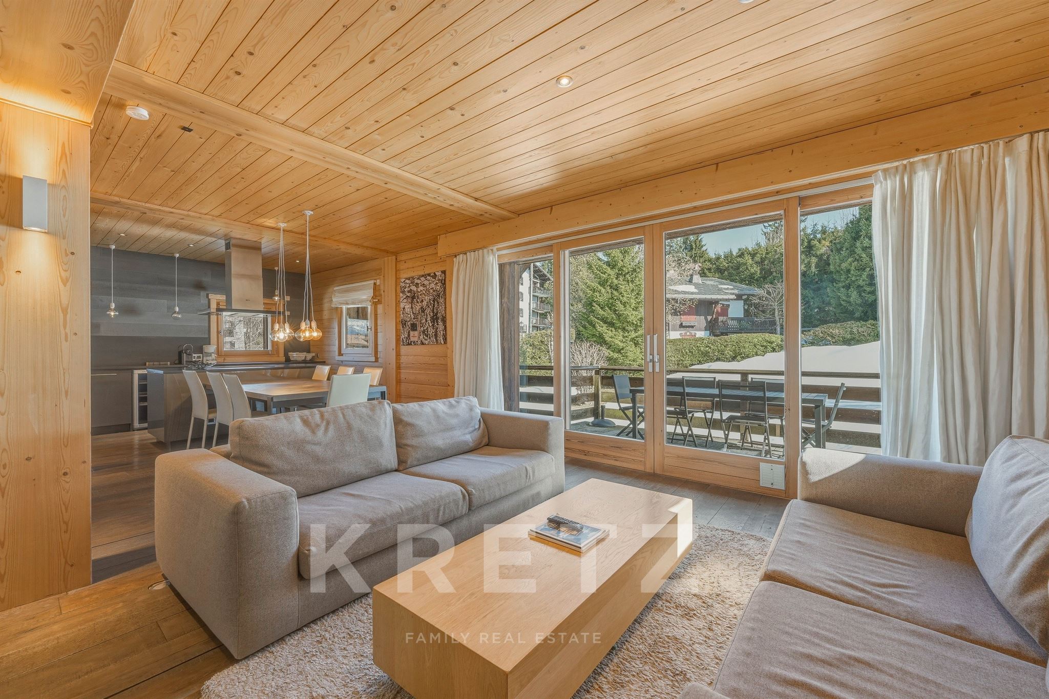 MEGEVE Centre: Charming chalet with exceptional extension potential