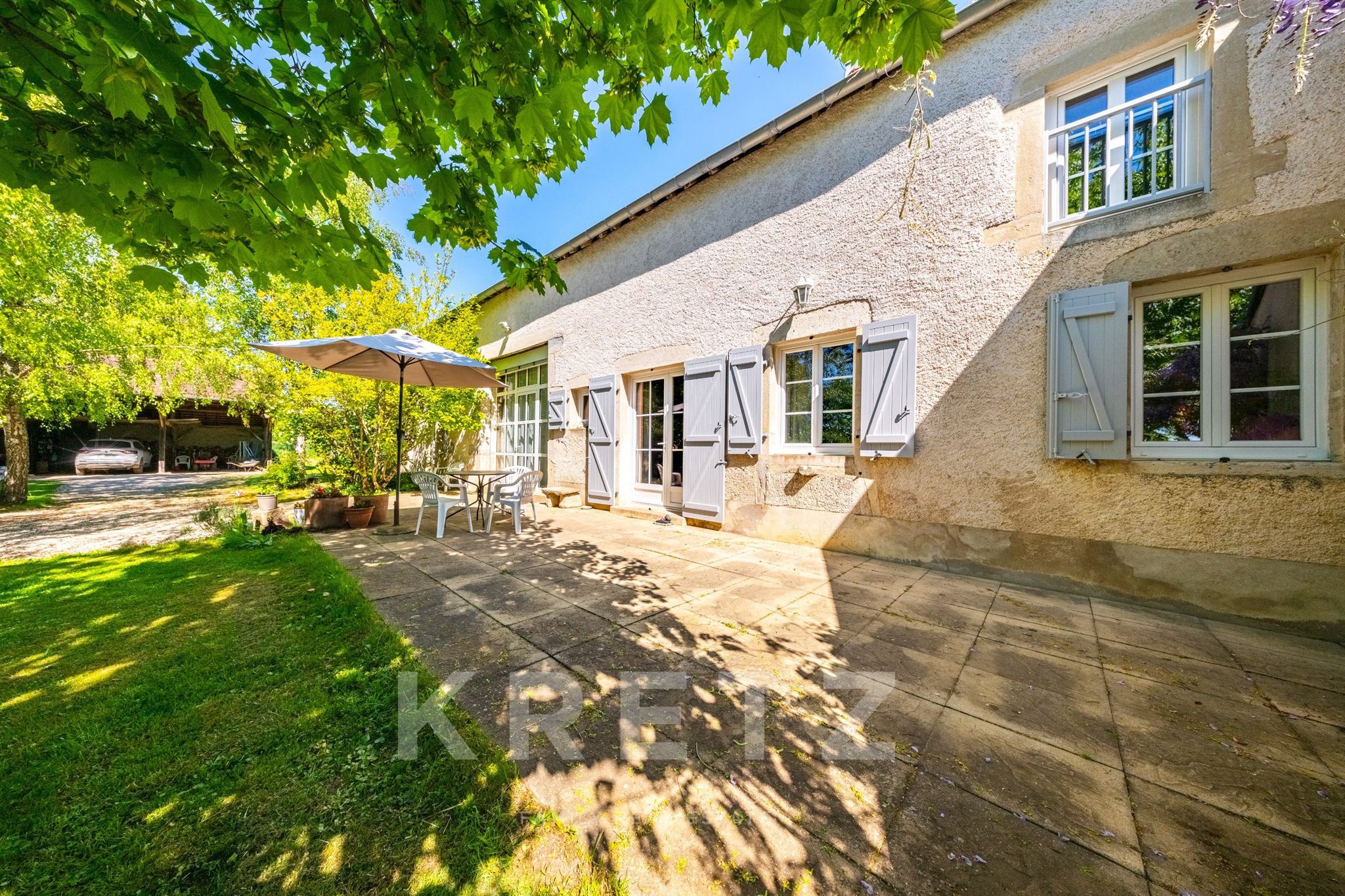 Charming house, 260 m2 - heated swimming pool - outbuildings - 30 min Dijon / 10 min Auxonne