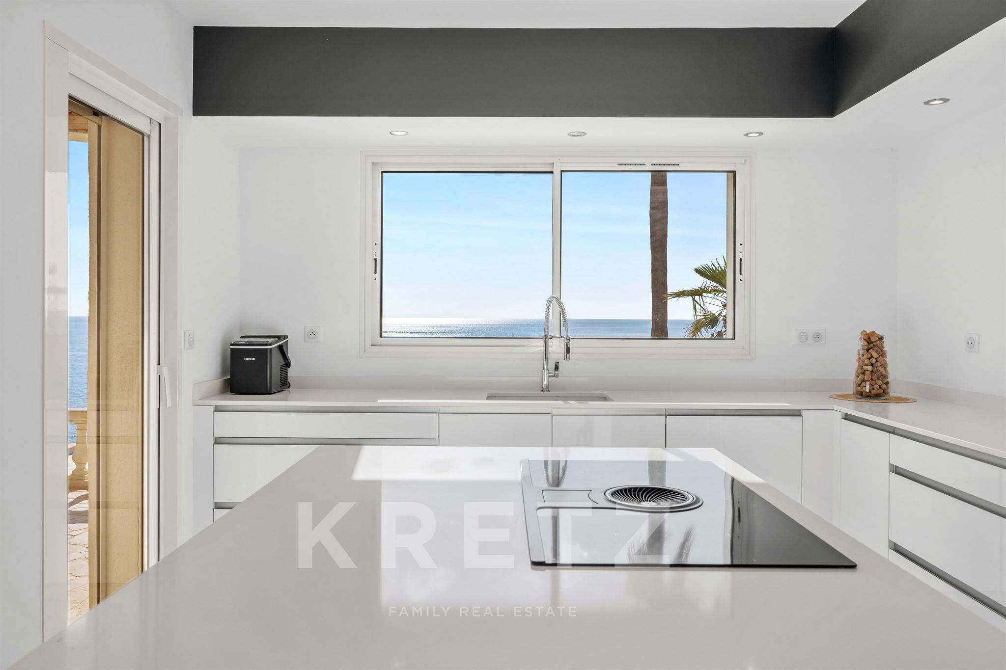 SAINT-RAPHAËL – EXCEPTIONAL VILLA WITH PANORAMIC SEA VIEWS