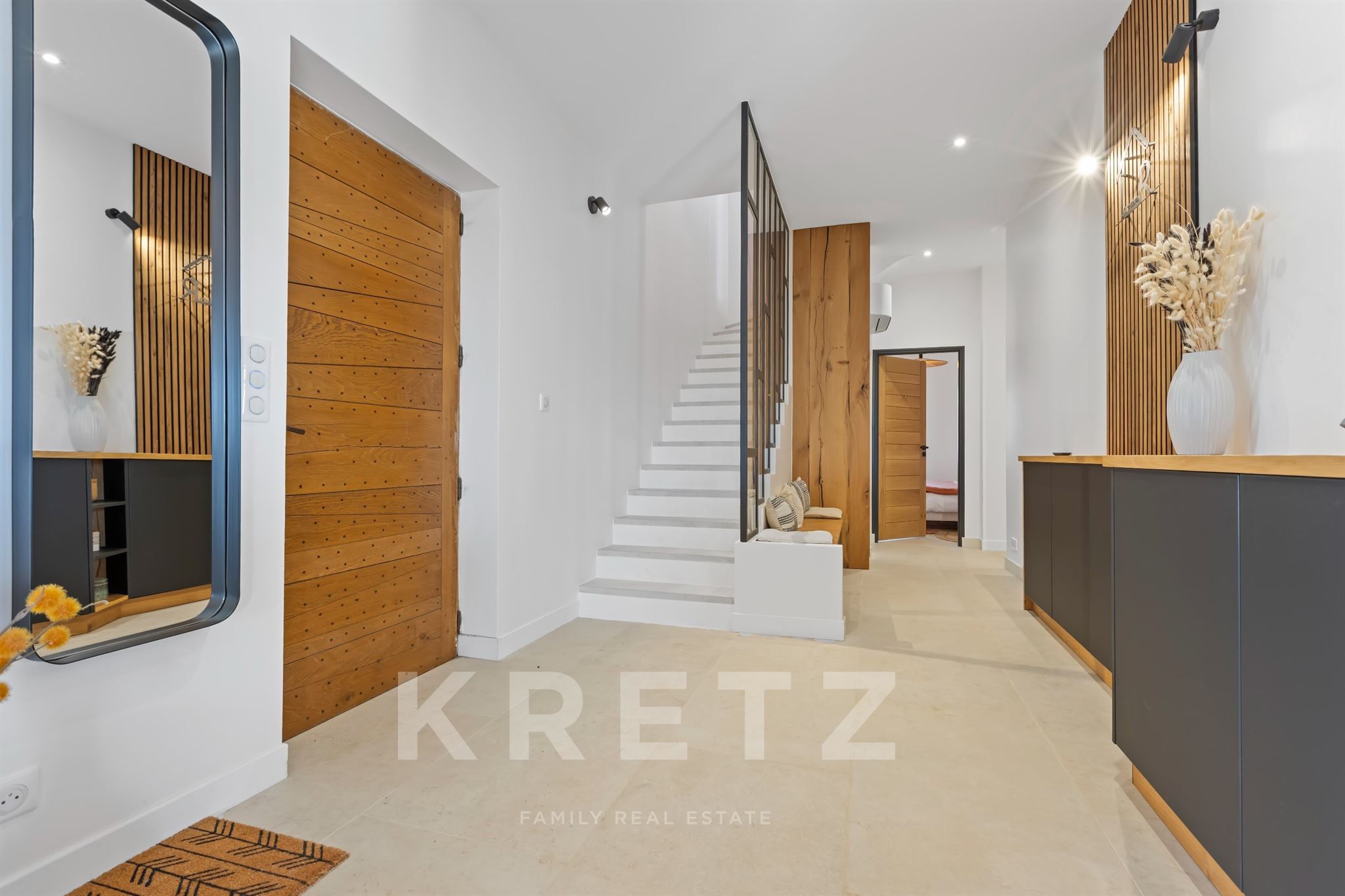 Exclusive 300m² Provençal farmhouse fully renovated by an architect
