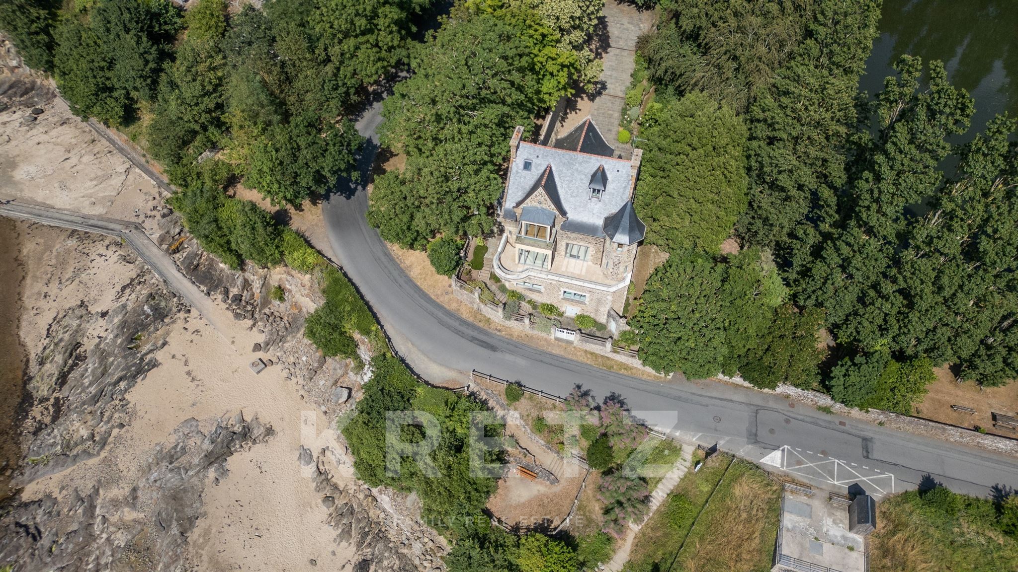 Élégante villa de caractère des années 1930 face à la mer à Saint-Malo