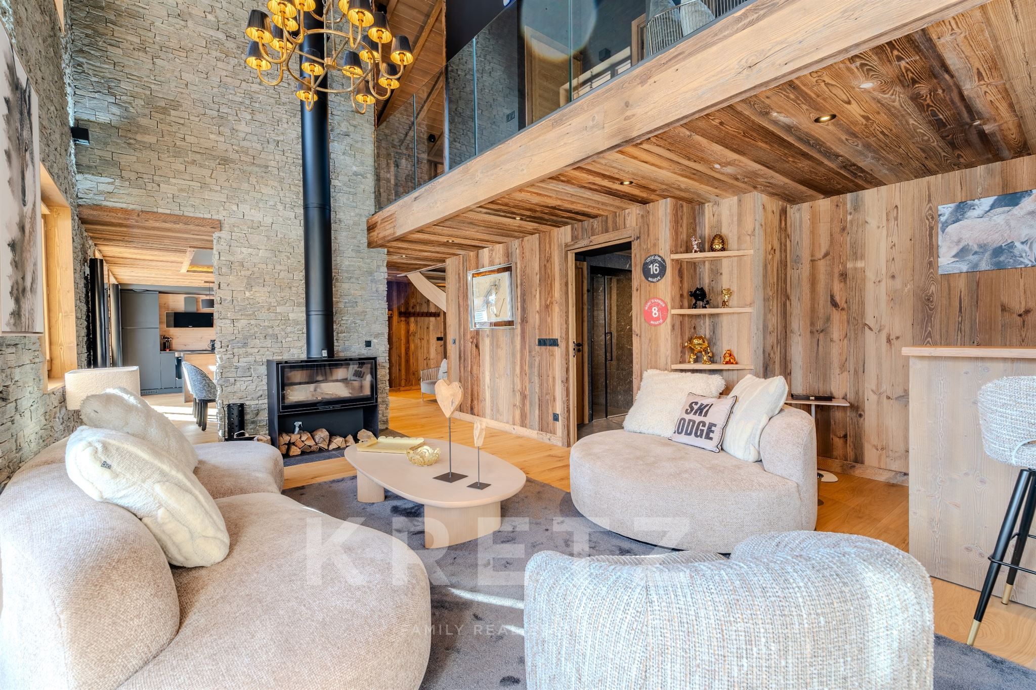 High-end duplex in Megève with Mont Blanc views