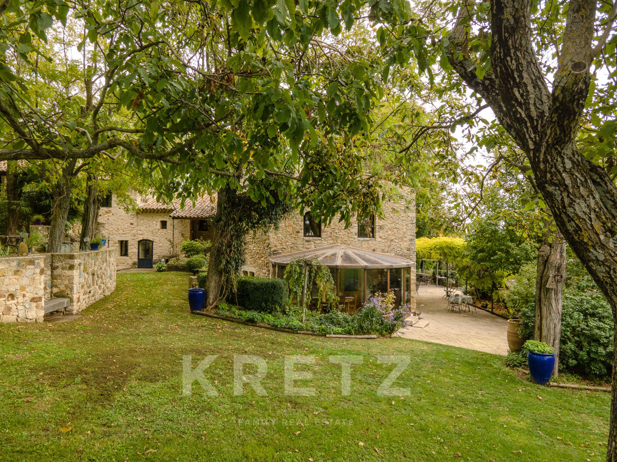 Fully renovated 17th century farmhouse on 1ha 800 of land