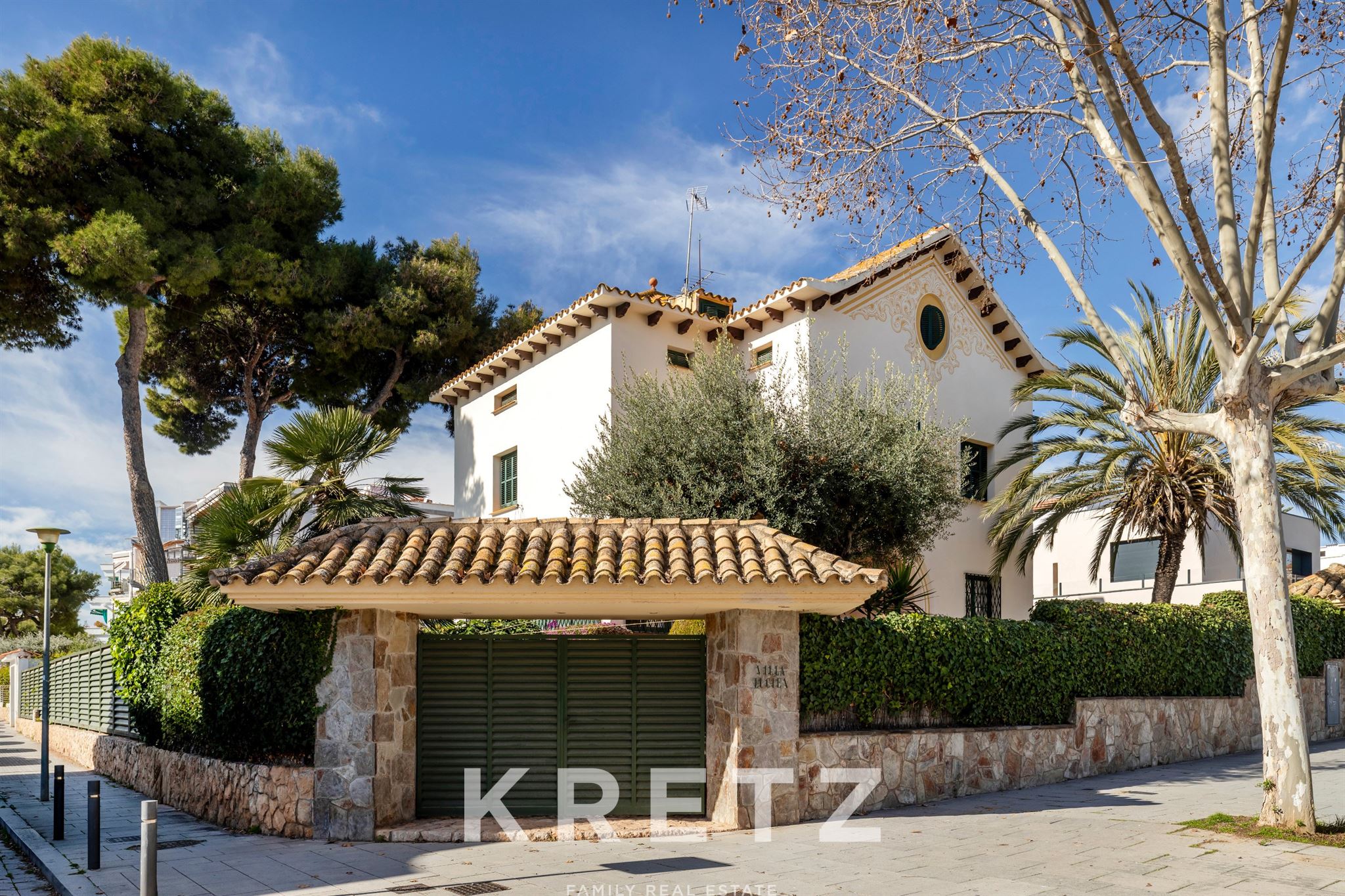 Historical Elegance on Avinguda Sofia: An Enric Sagnier Signature