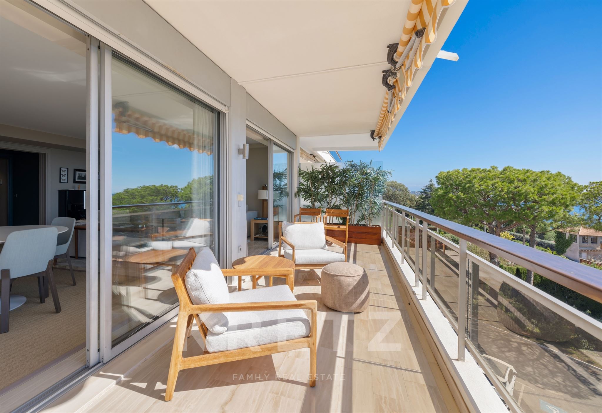 Appartement 4 pièces 150m2 Terrasse Vue Mer Vallauris limite Cannes
