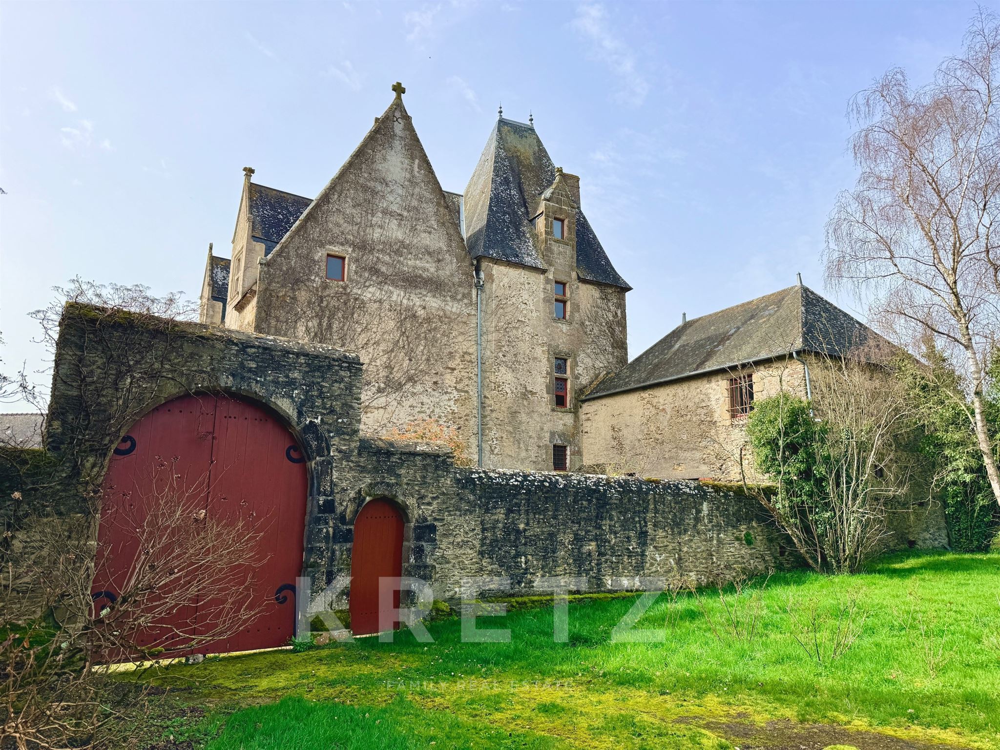 Restored 16th-century manor house, listed Historic Monument, 12 hectares of land with a river, woods