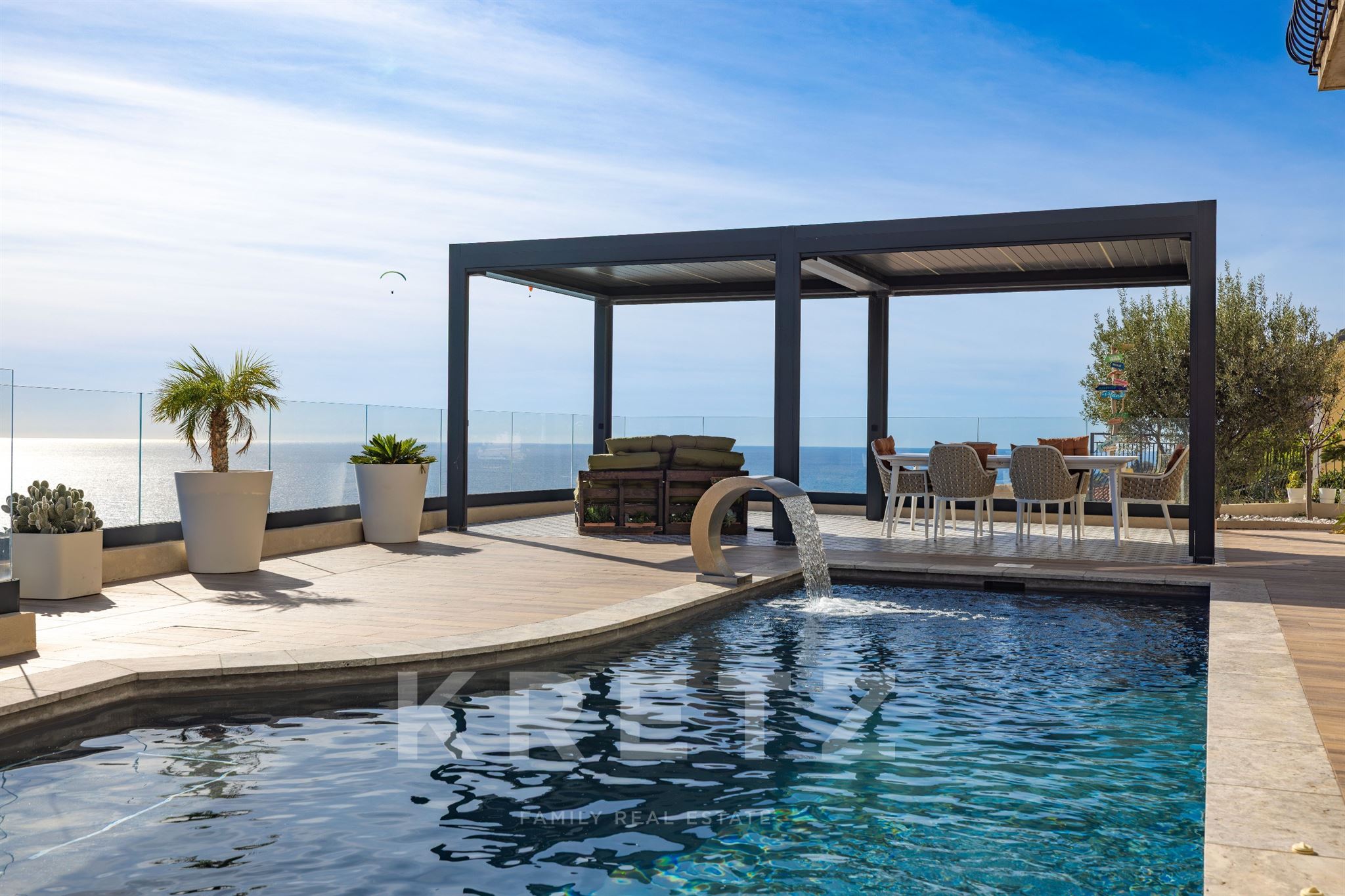 Five minutes from Monaco - a 1930s stone villa overlooking two countries