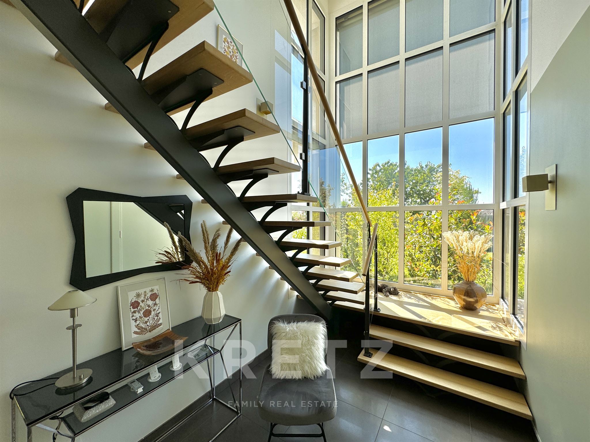 Quiet architect-designed house