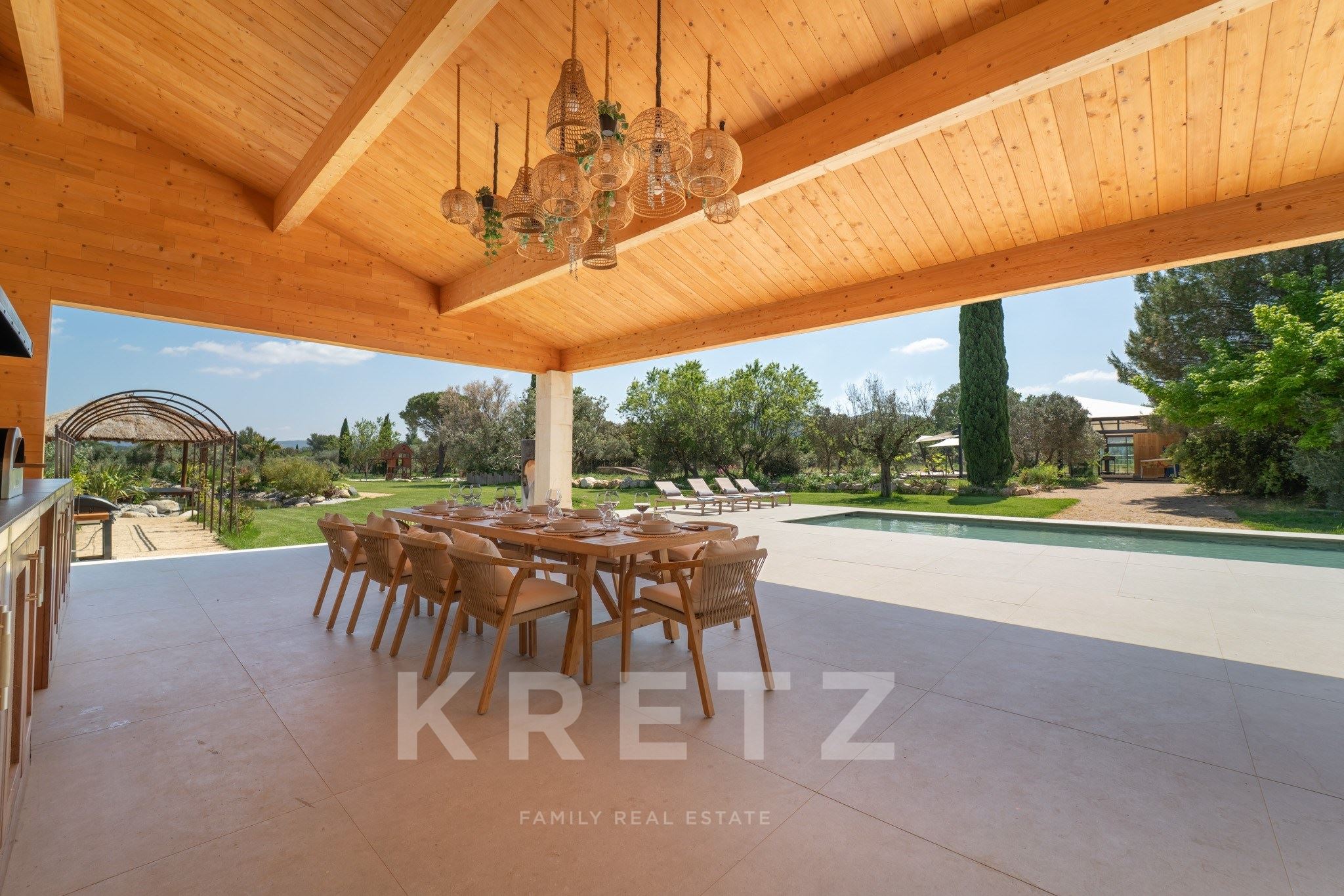 Propriété de luxe à Eygalières – Domaine privé de 2 hectares, villa contemporaine 635 m², piscine