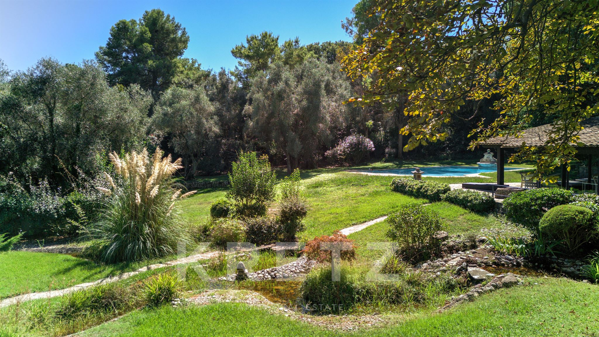 Villa neuve au contact du vieux village de Mougins