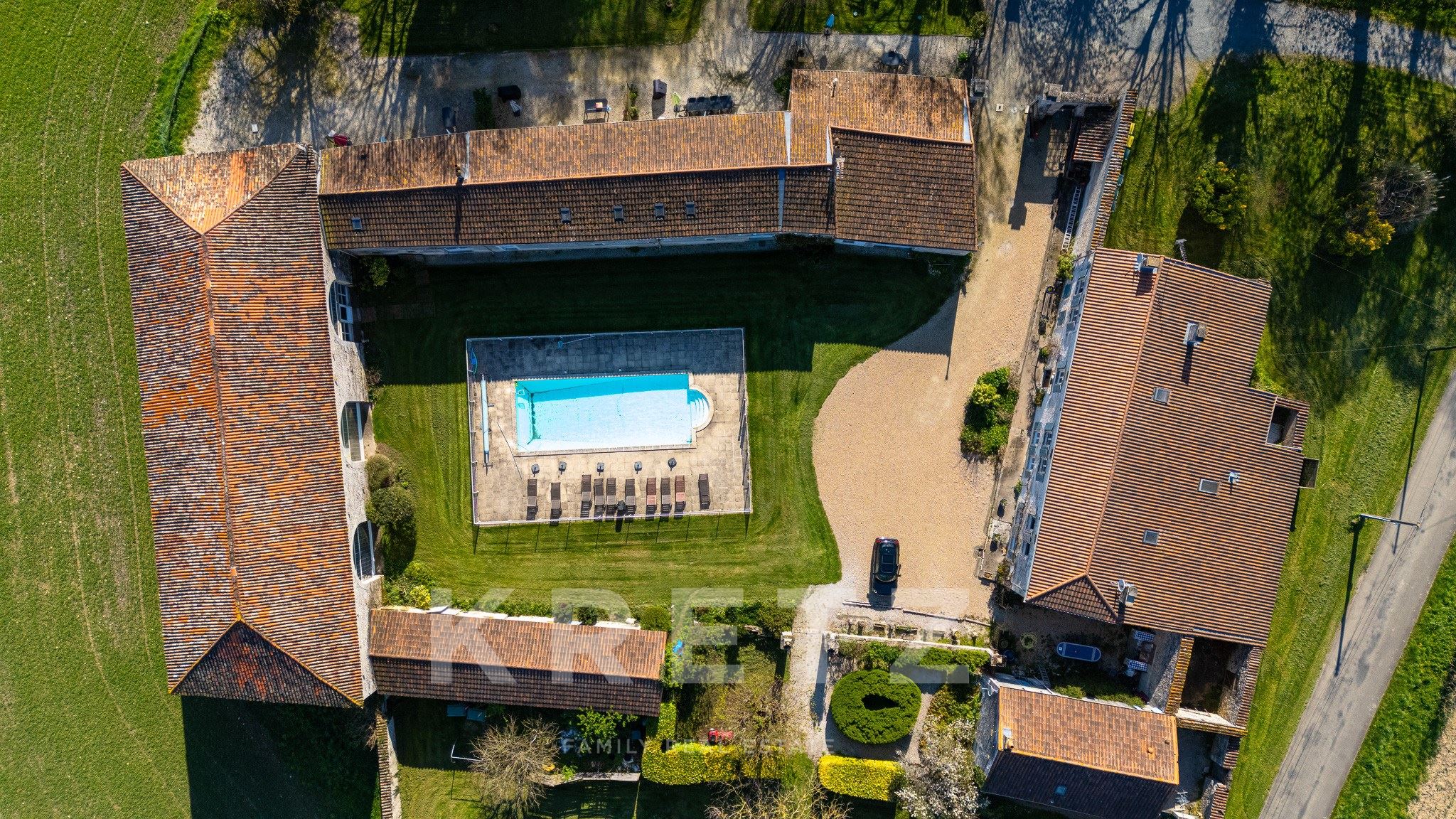 Exceptional Estate with Multiple Dwellings and Event Potential