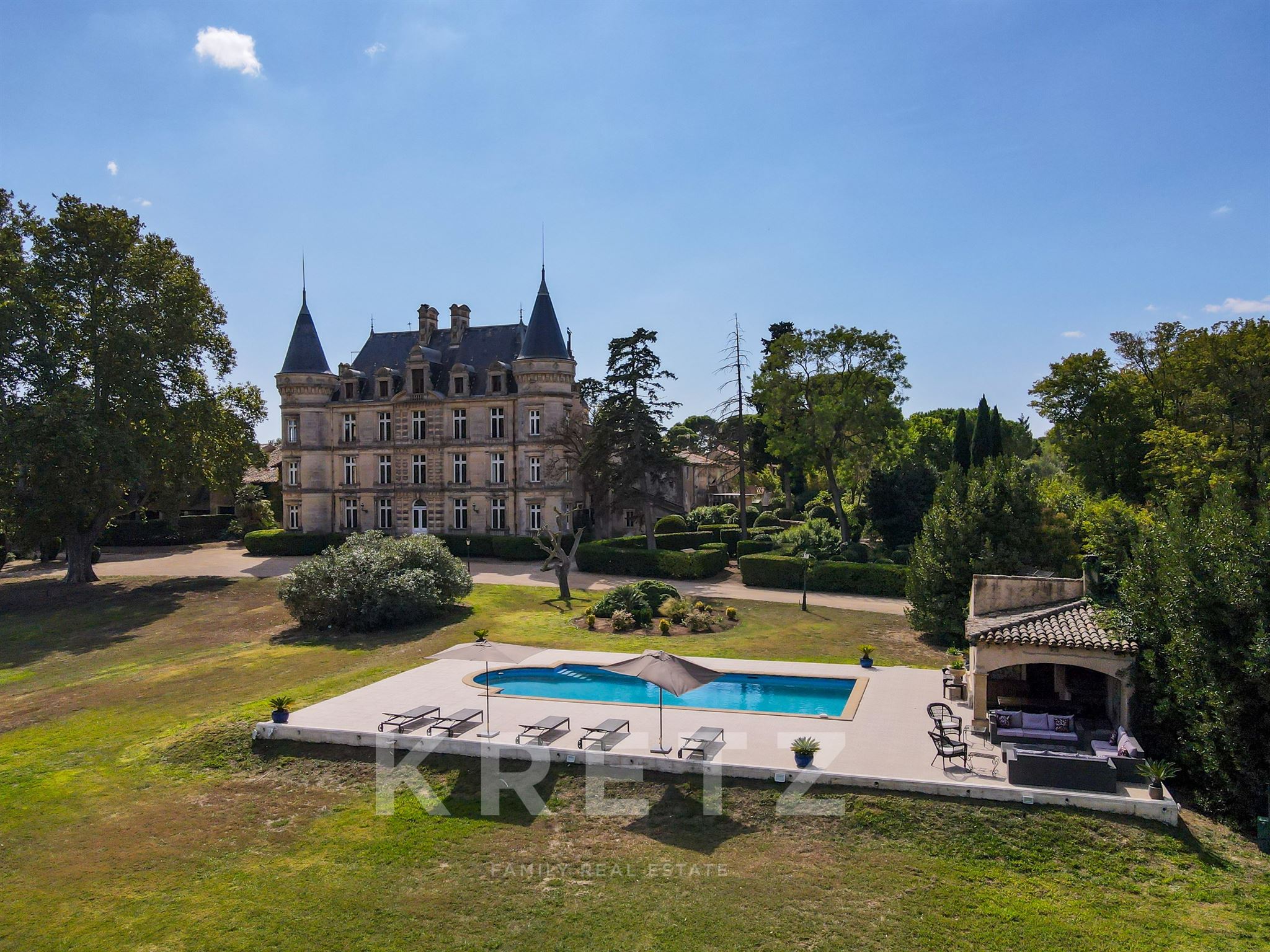 Exceptional castle near the beaches