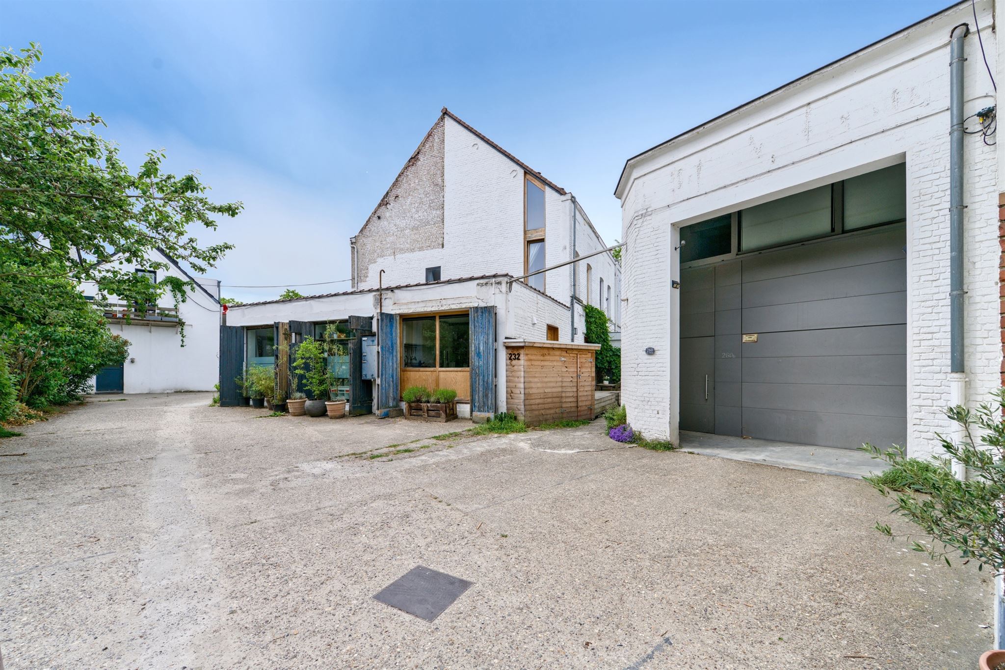 Exceptional loft inside a 700 m² courtyard block to be reinvented