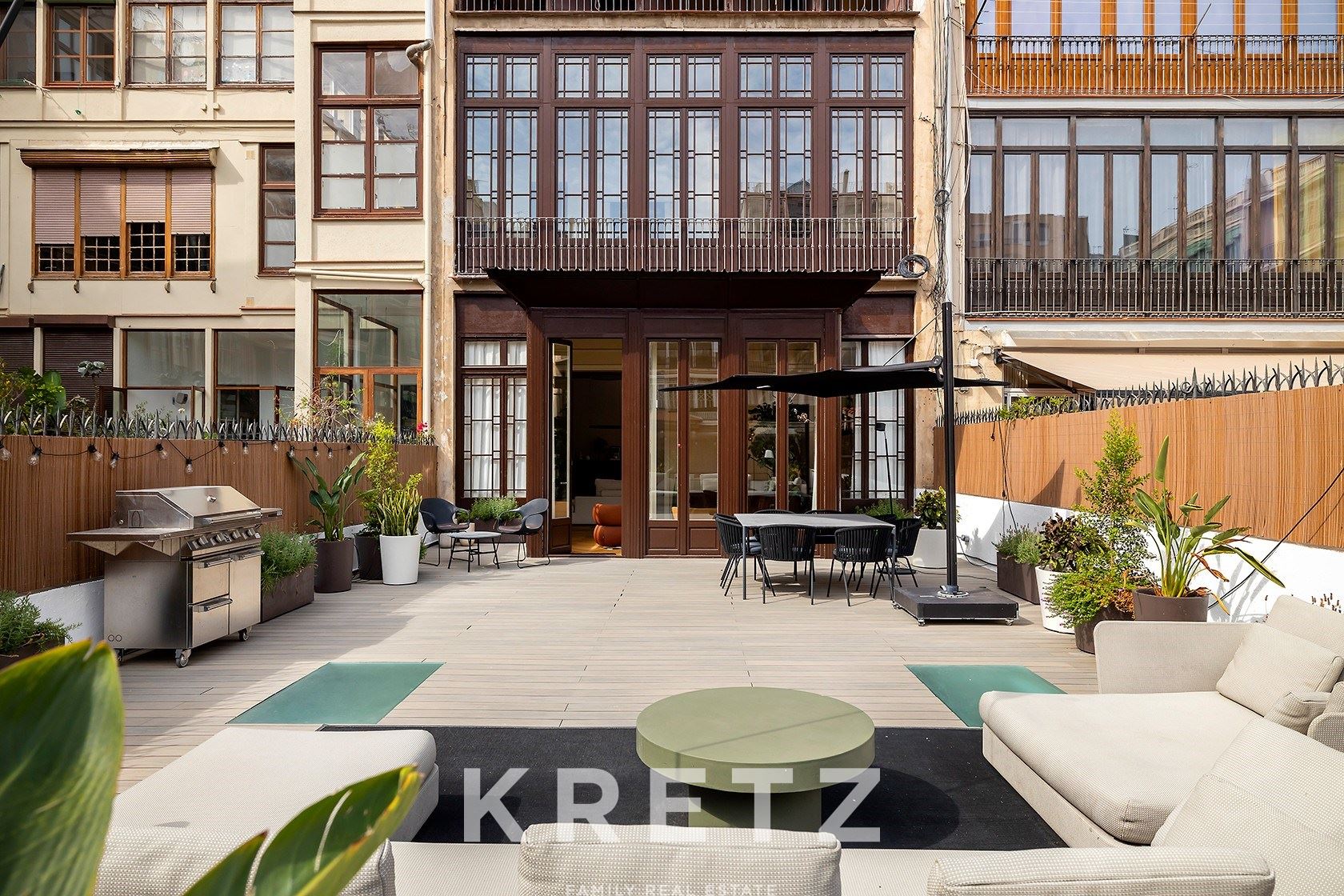 Apartamento reformado con gran terraza en el corazón del Eixample Dreta