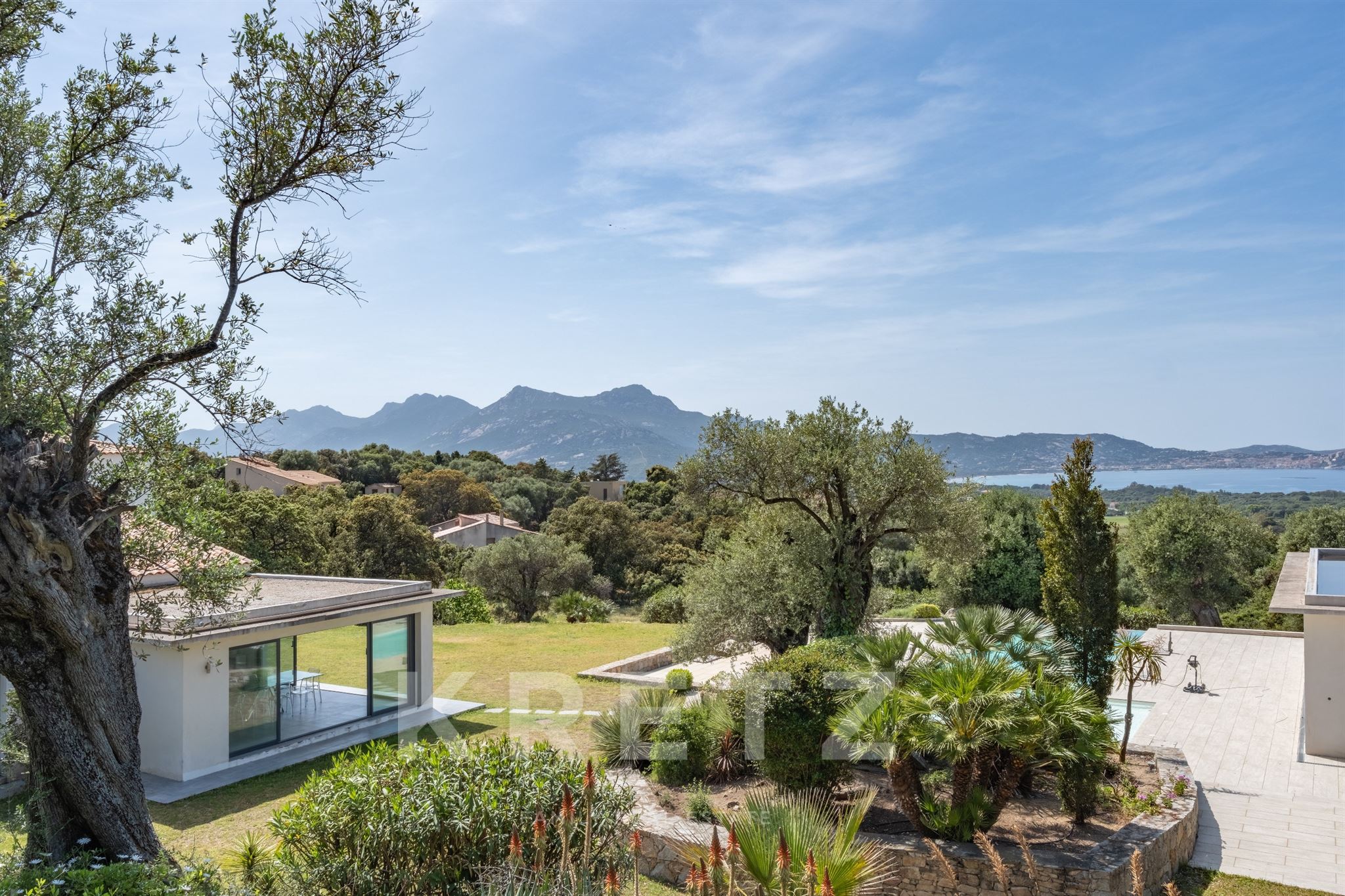 Lumio, haute Corse, Villa avec piscine et vue sur mer à vendre