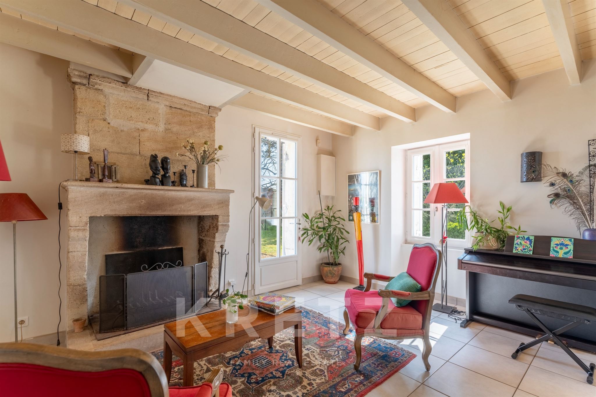 Saint-Émilion – 240m² stone house with indoor swimming pool and large garage