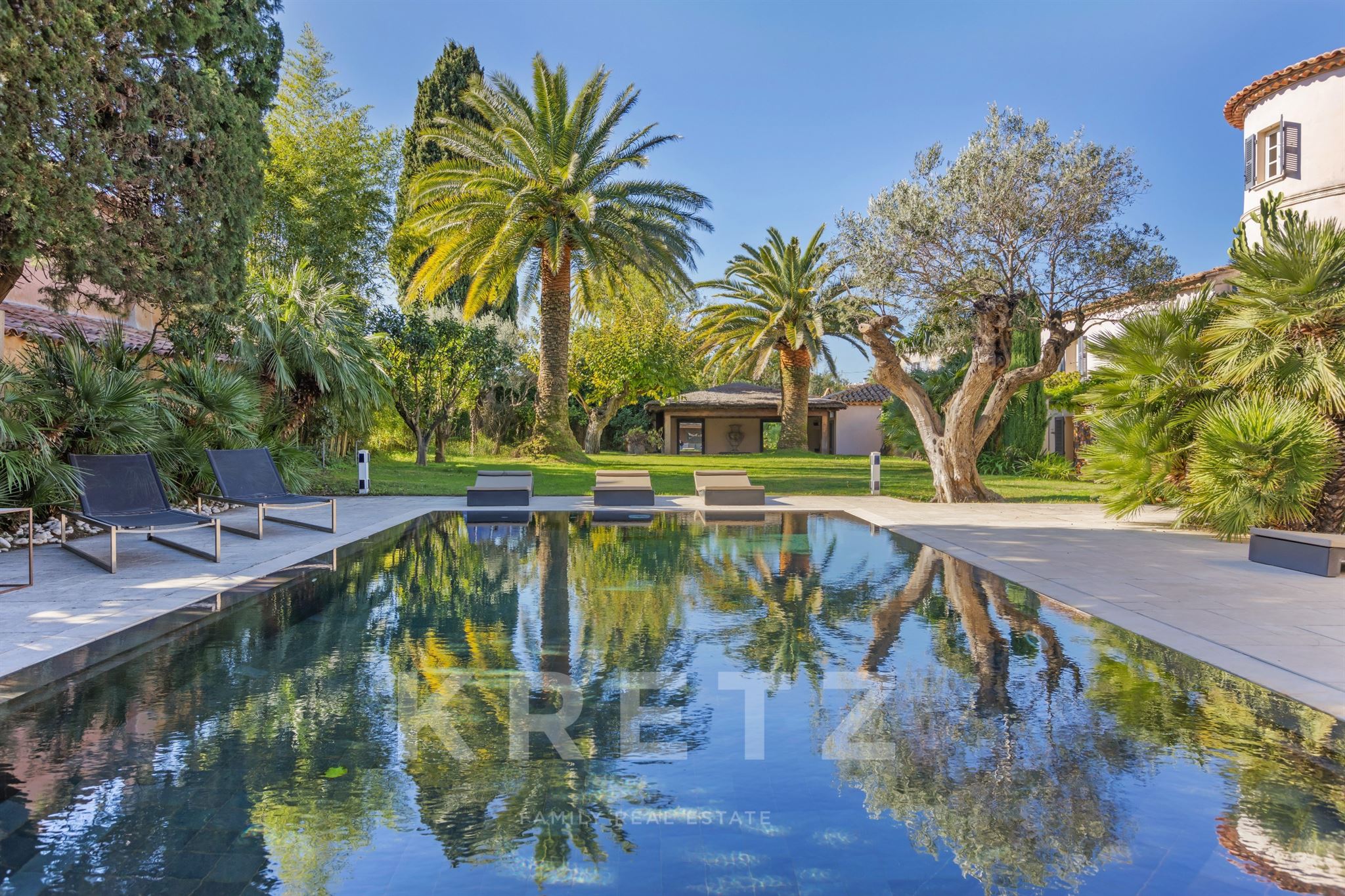 Saint-Tropez, Bastide near Place des Lices.