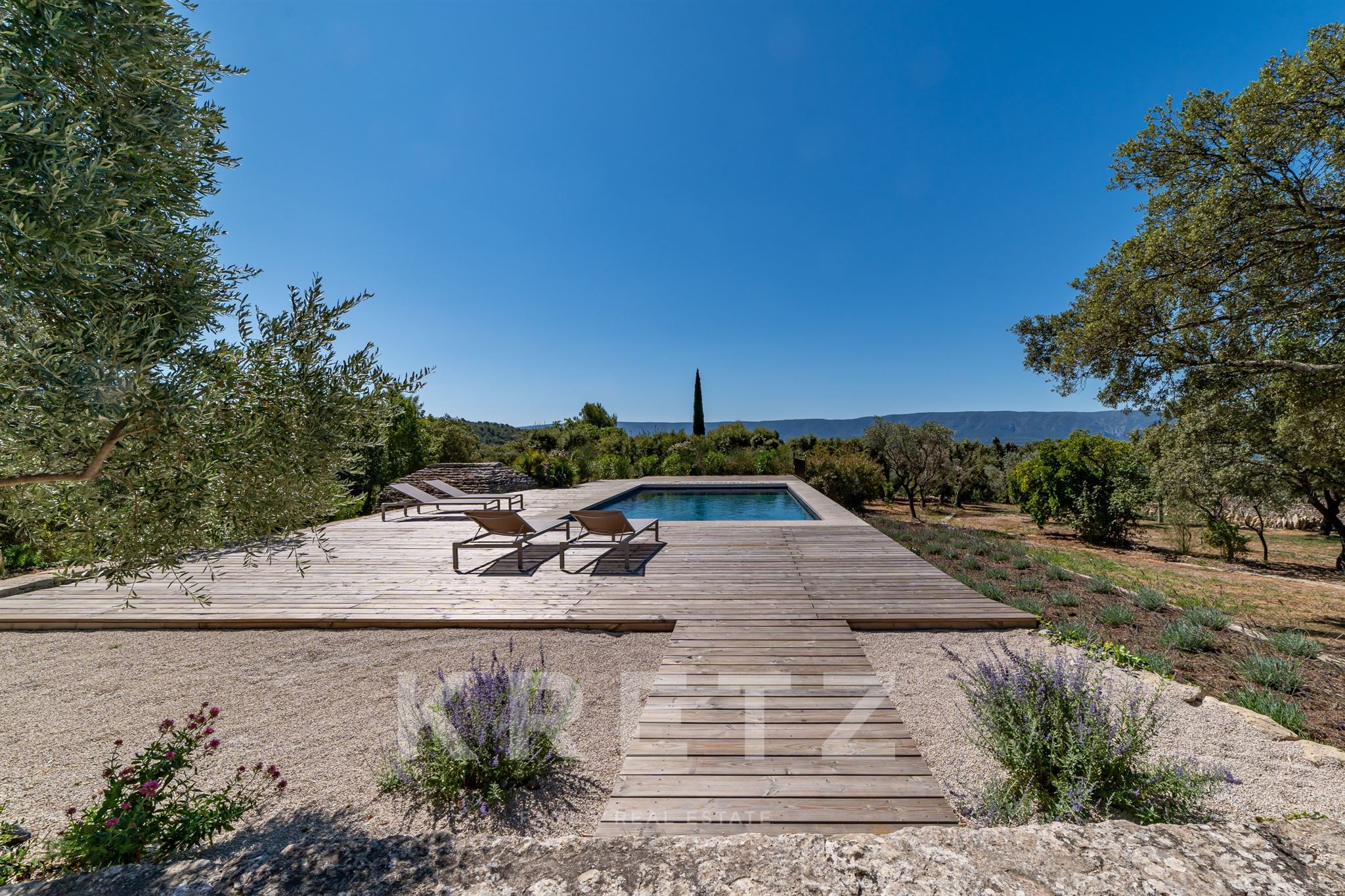 Élégance du Mas en pierre sèche, vue spectaculaire du Luberon – Gordes