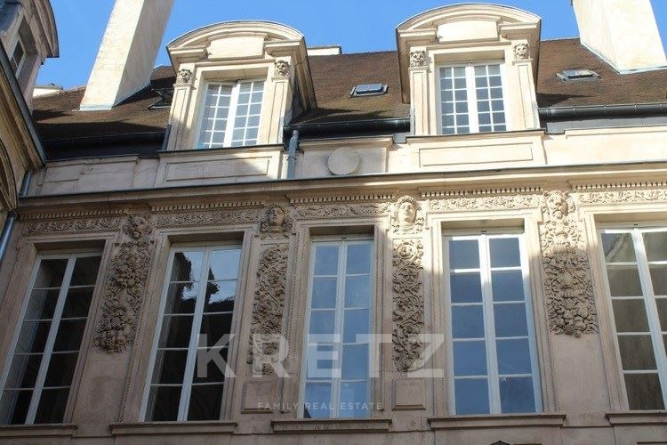 Exceptional Apartment in a listed Hôtel Particulier- Burgundy -DIJON Historic Center
