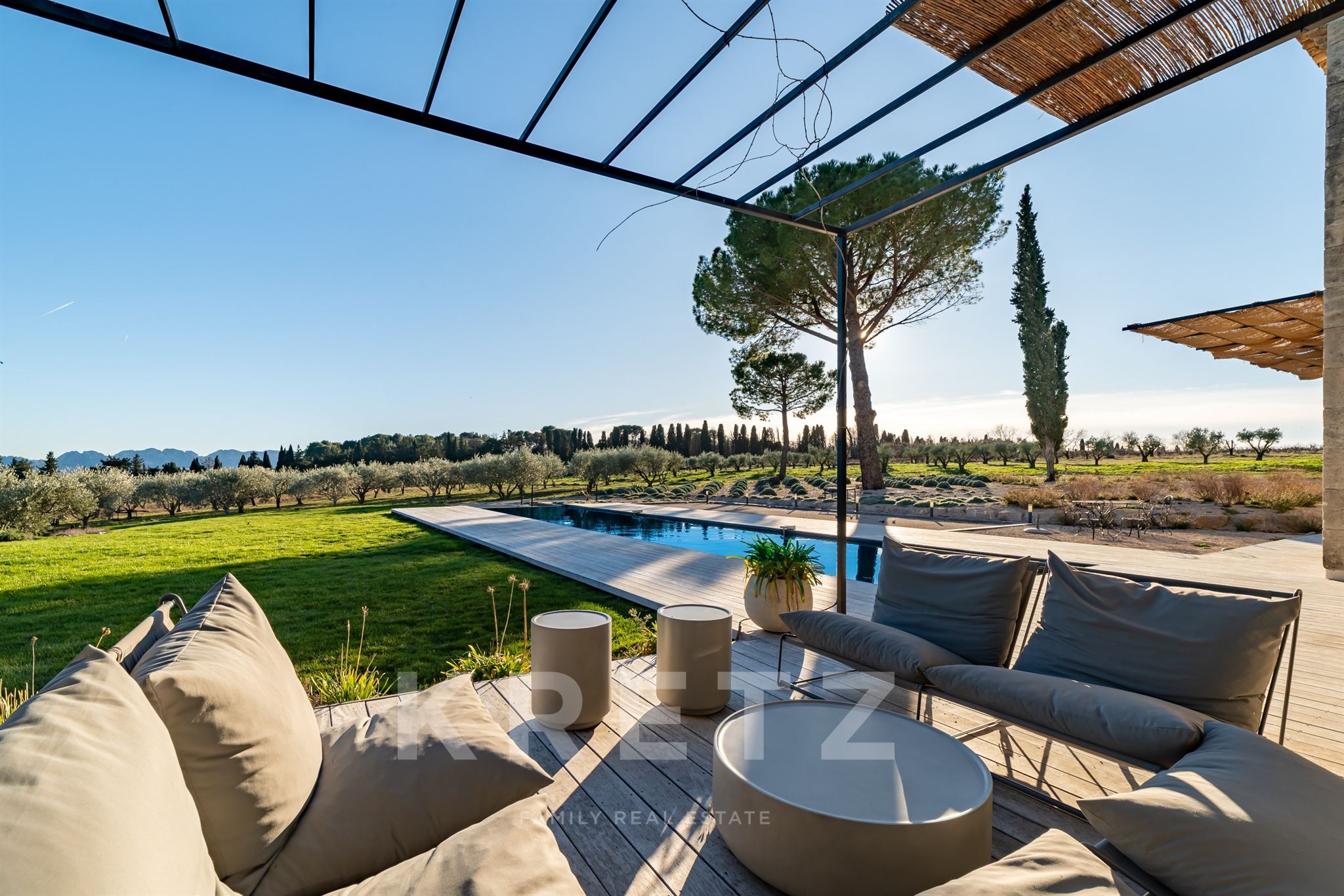 Exceptional property with panoramic views over the Alpilles