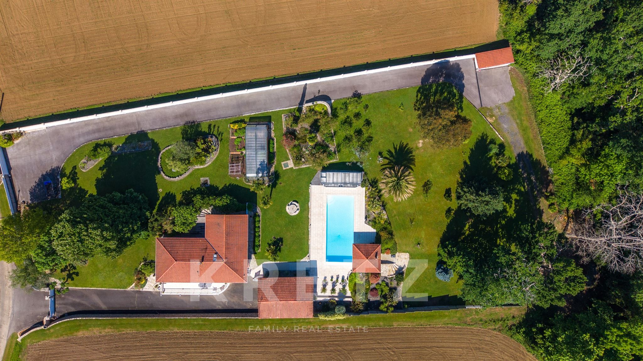 Saint-André-de-Seignanx — Property in a Verdant Haven