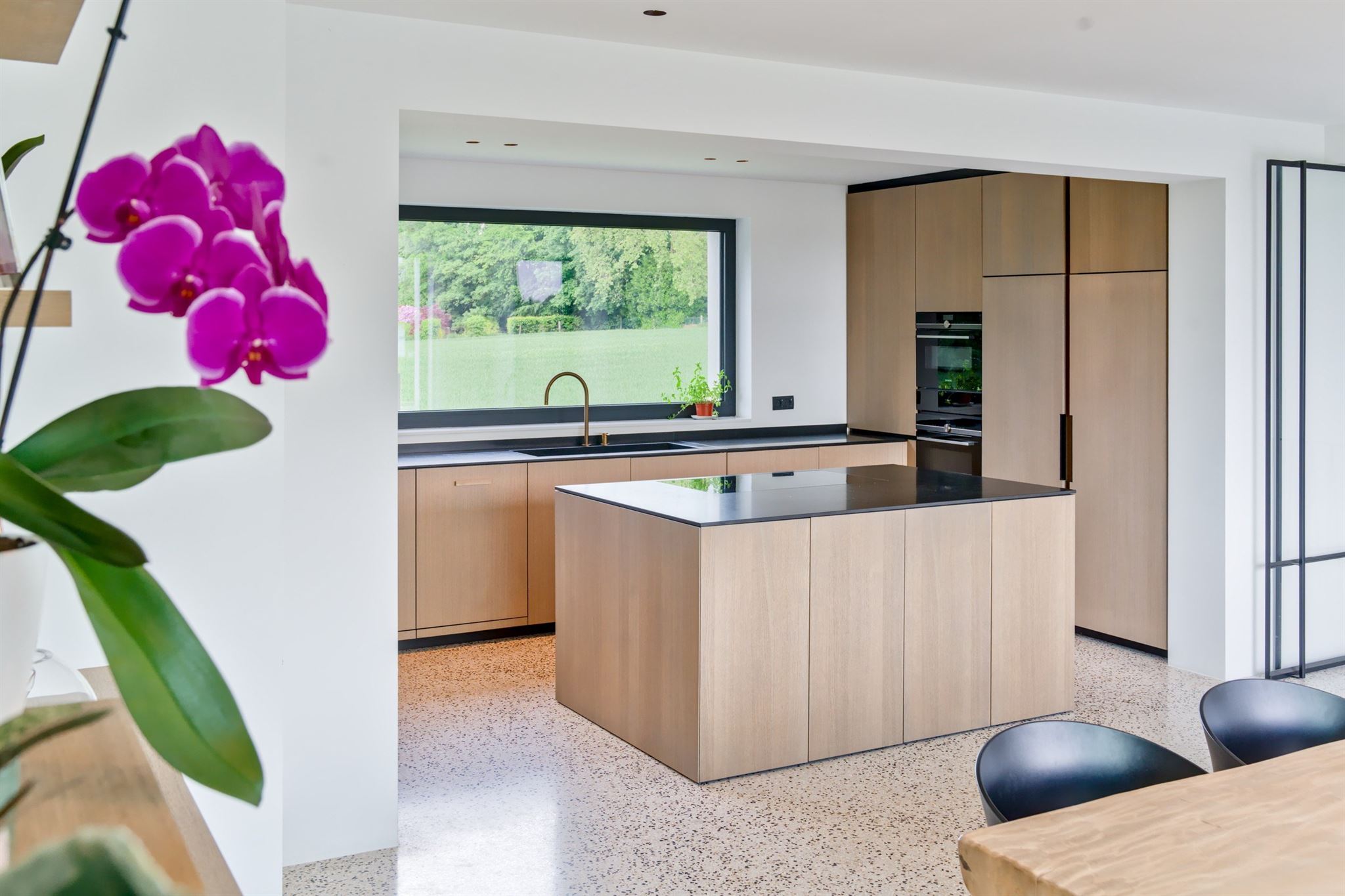 Villa 5 chambres rénovée avec piscine et vue sur les champs