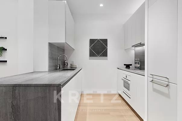 Contemporary apartment in the heart of Wall Street