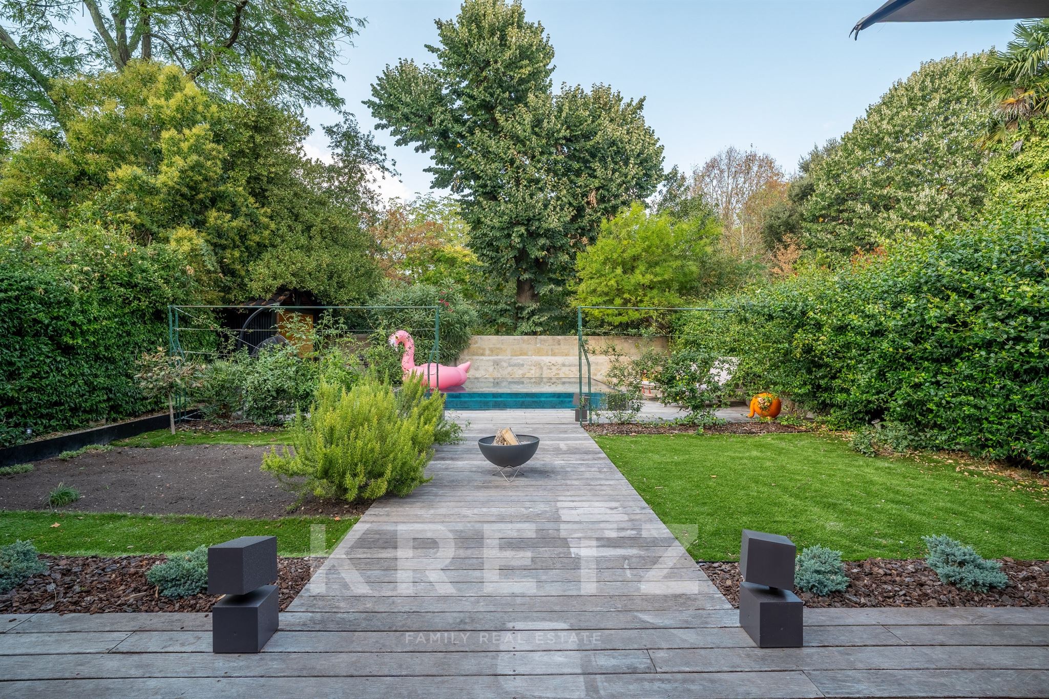 Bordeaux Caudéran — Directly facing Parc Bordelais, 420 sqm by Philippe Ducos